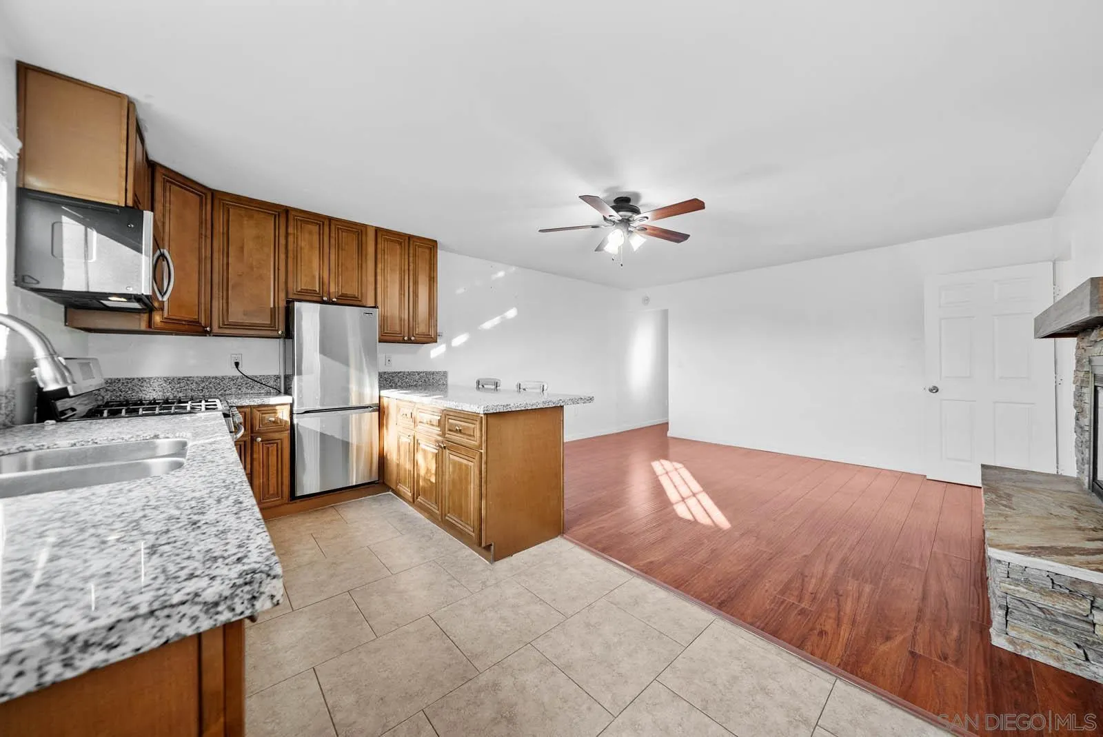https://cdn.realtyfeed.com/cdn/127/2600290/78ff34e74f376f1d58ff46ebd5e96688.webp