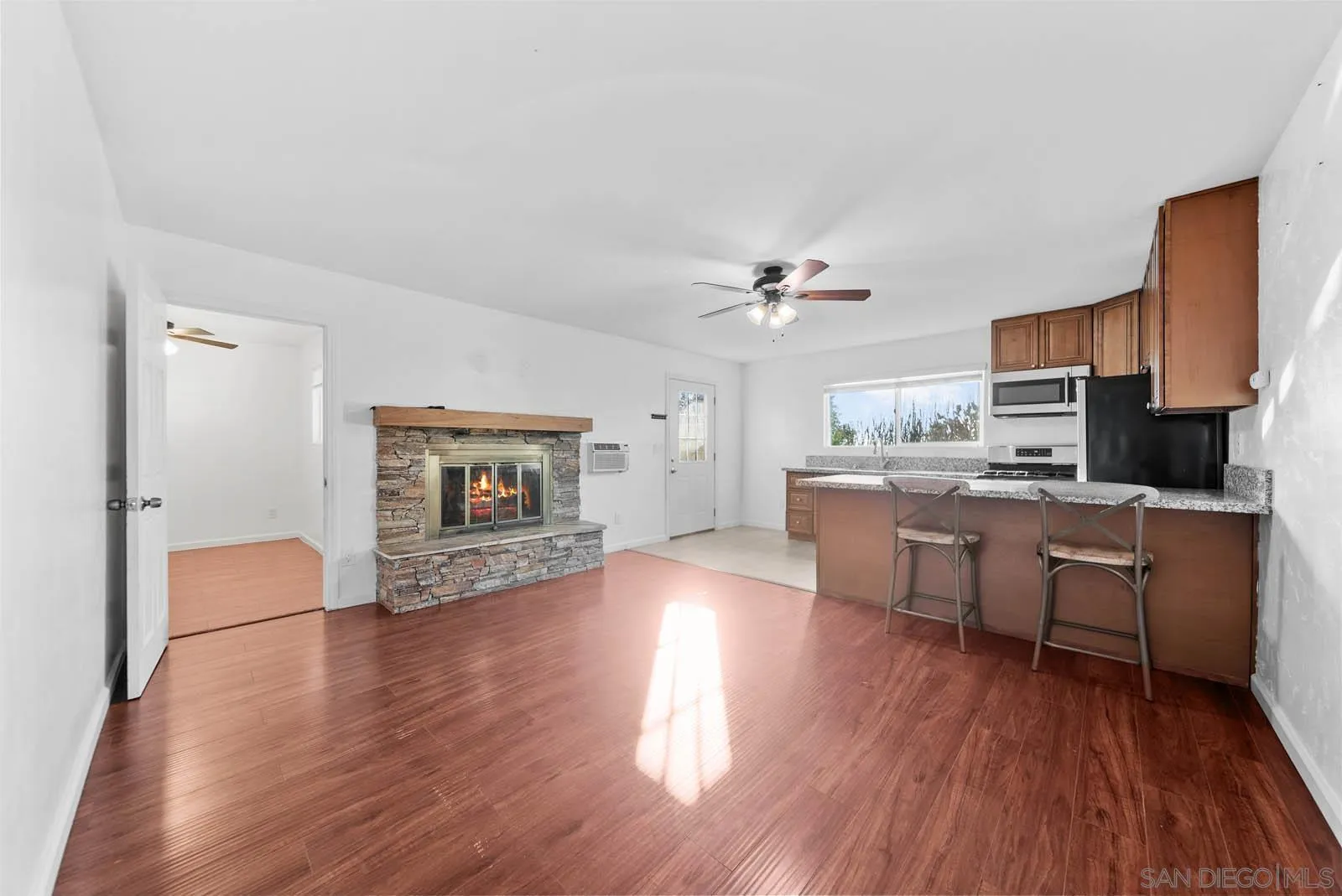 https://cdn.realtyfeed.com/cdn/127/2600290/e56081feae51758bc61046fc5a520093.webp