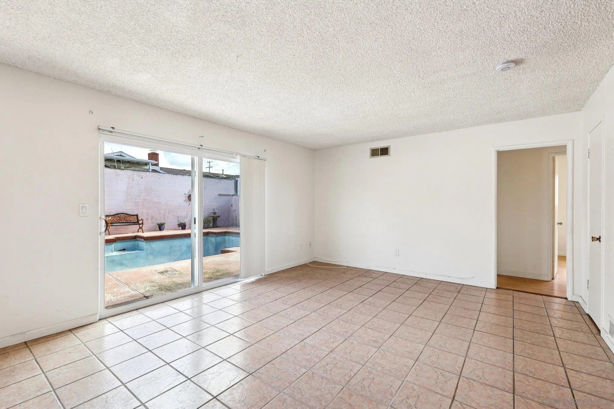 https://cdn.realtyfeed.com/cdn/127/2600297/222389336cf2a99eed49dce15e379400.webp