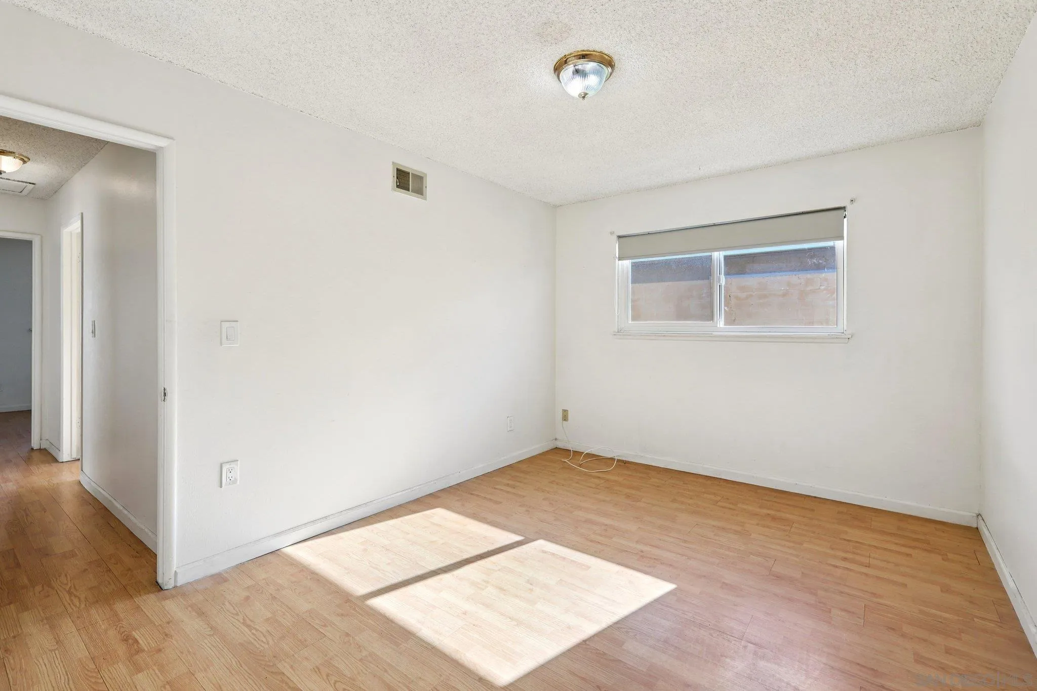 https://cdn.realtyfeed.com/cdn/127/2600297/3405777a9e071a6e049176721cbb948f.webp