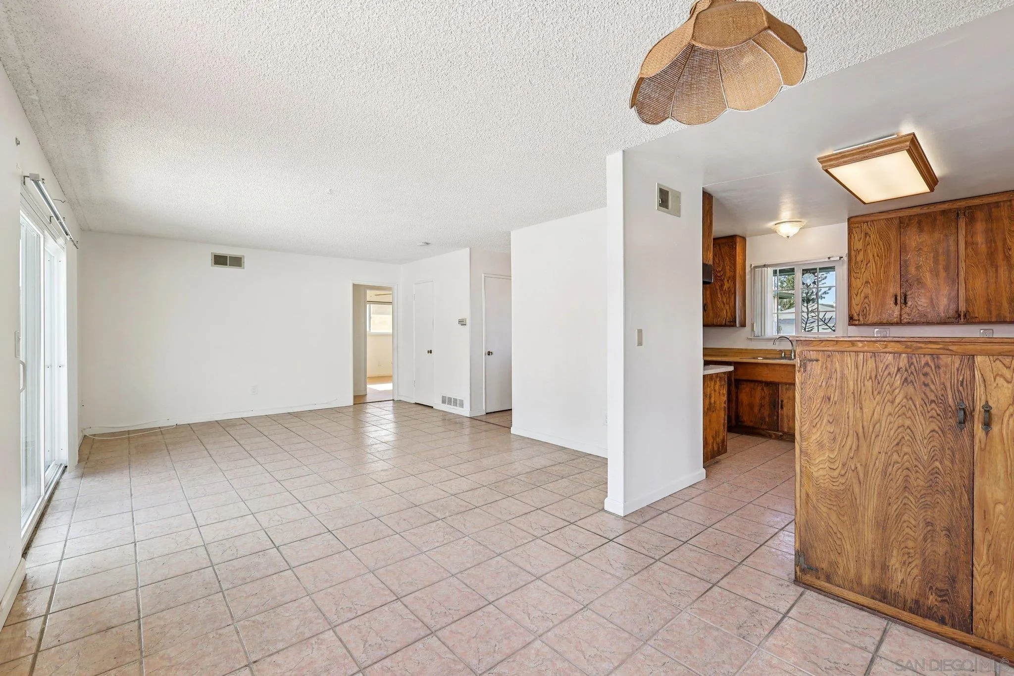 https://cdn.realtyfeed.com/cdn/127/2600297/441347fd45d56b612c74a059d94dae6f.webp