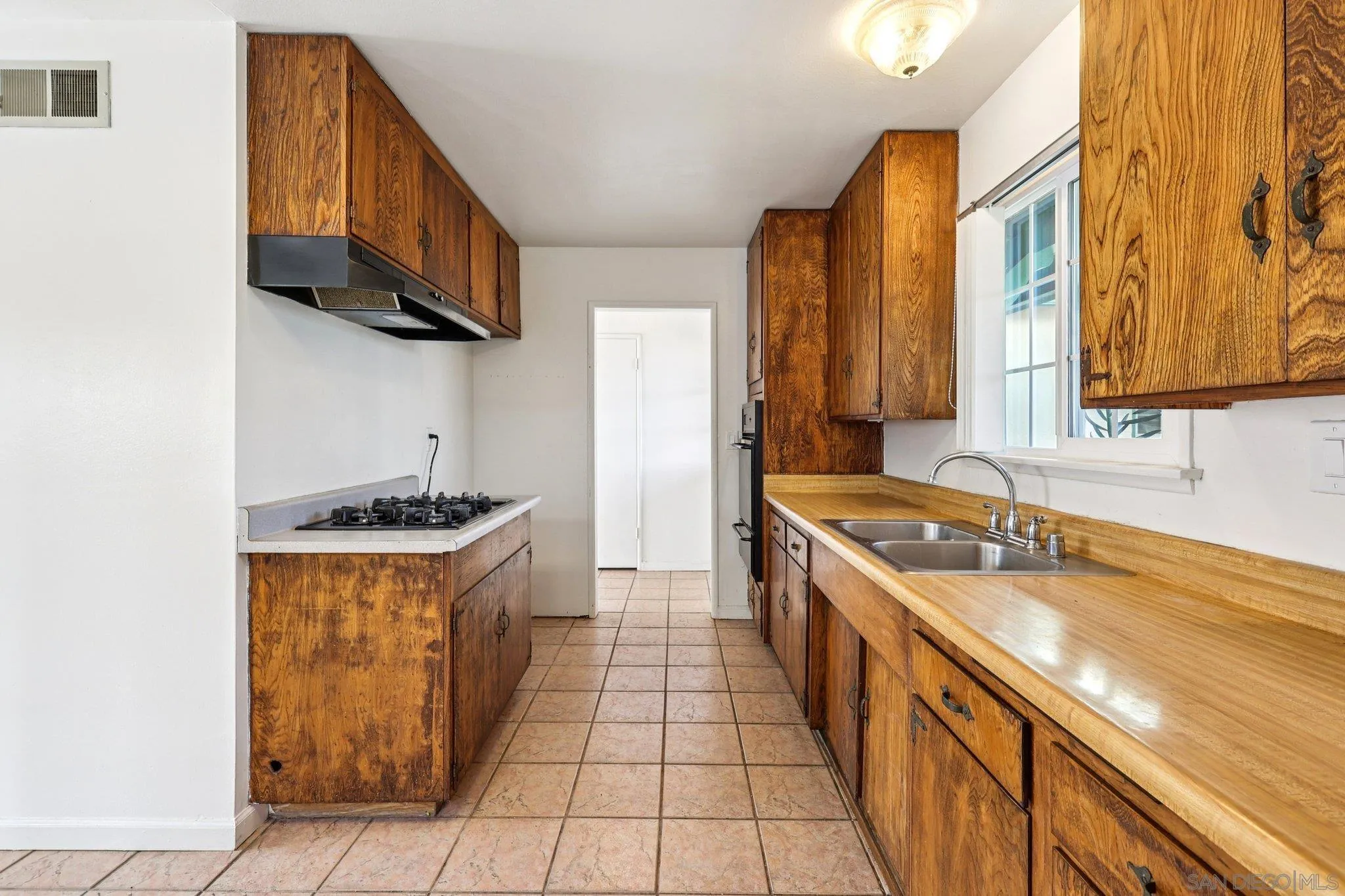 https://cdn.realtyfeed.com/cdn/127/2600297/9c3af984854604328125cd7ab243d6ca.webp
