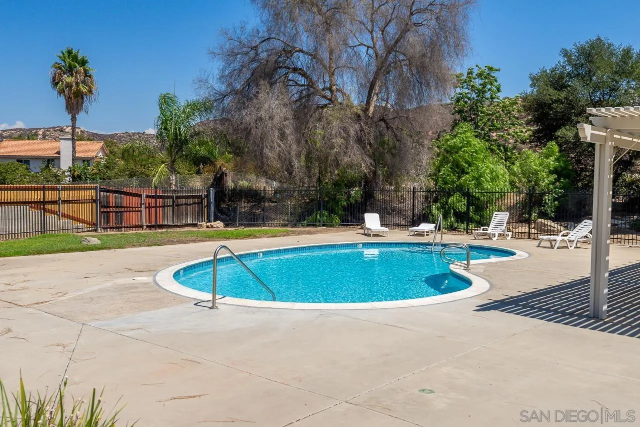 Photo #34: 2600300 Listing: Photo #34