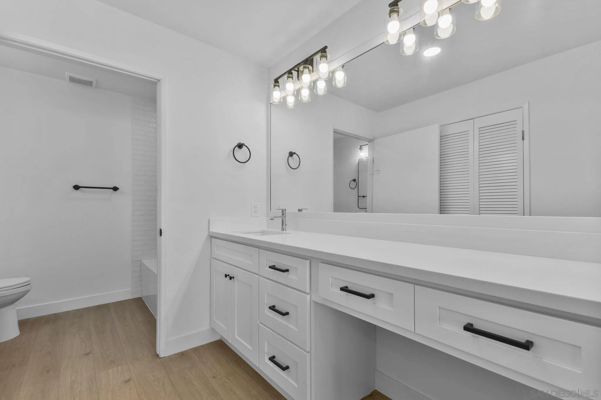 Photo #2: 2600304 Listing: Photo #2