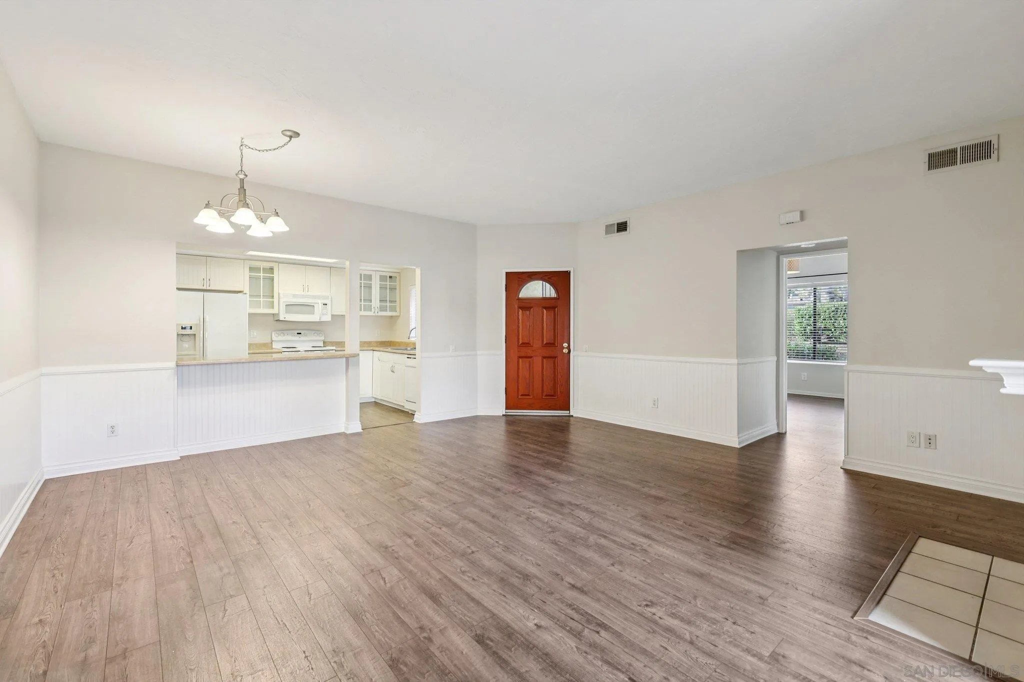 Photo #6: 2600305 Listing: Photo #6