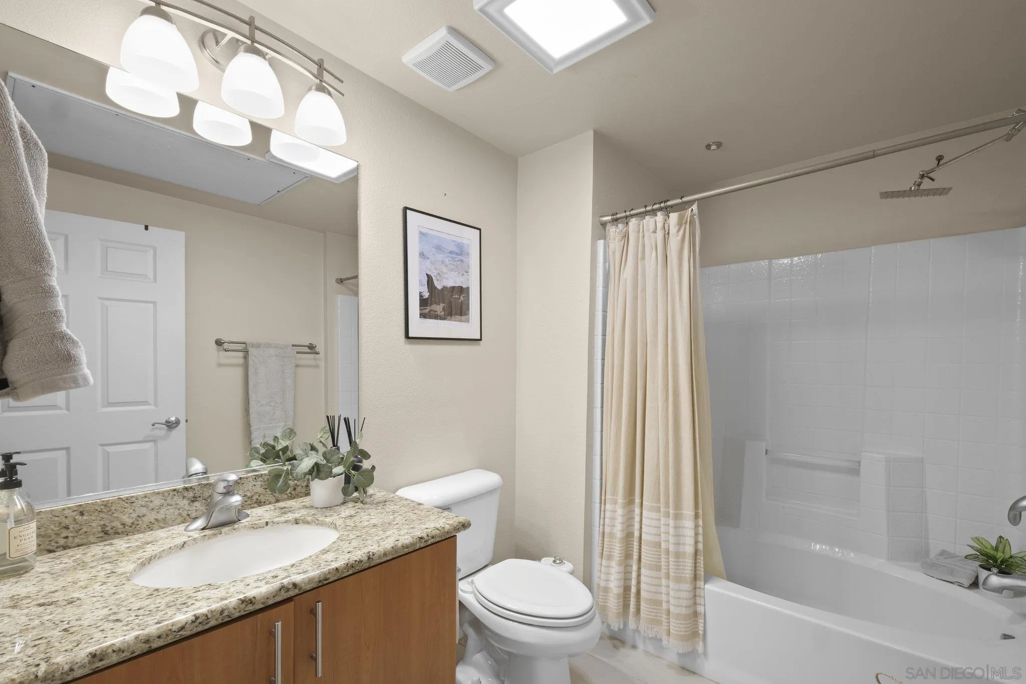 Photo #18: 2600308 Listing: Photo #18