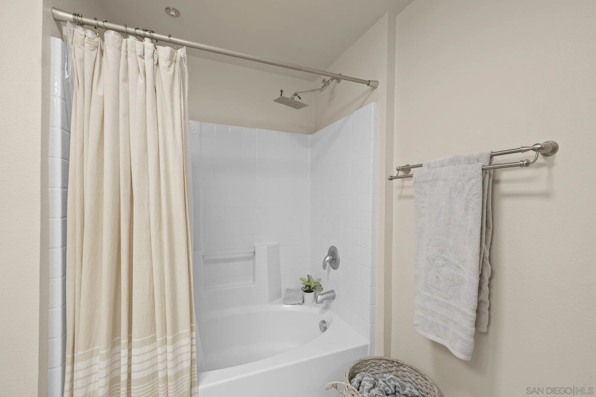 Photo #19: 2600308 Listing: Photo #19