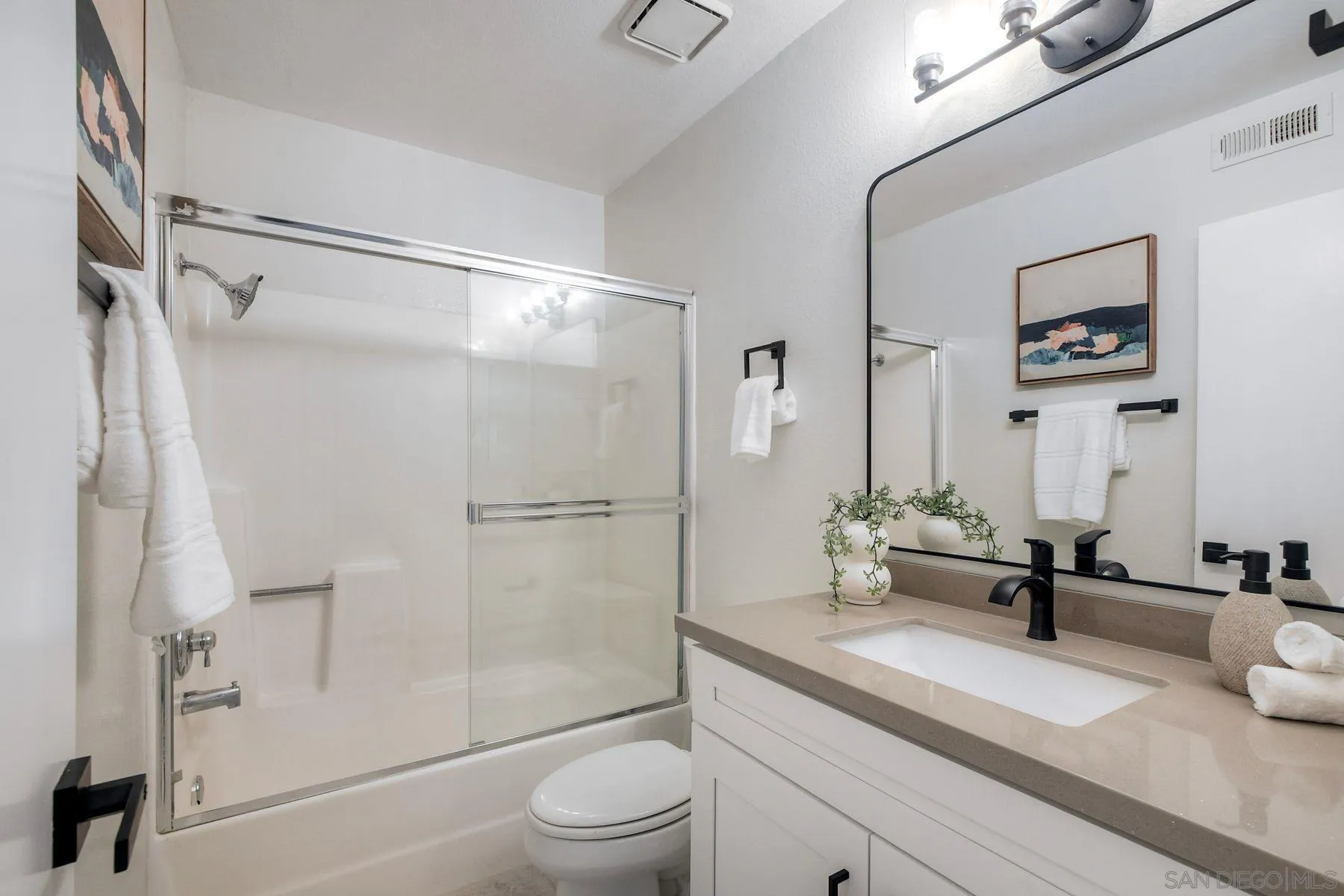 https://cdn.realtyfeed.com/cdn/127/2600309/b33c275cbe65968accd0677e9b76f6e7.webp