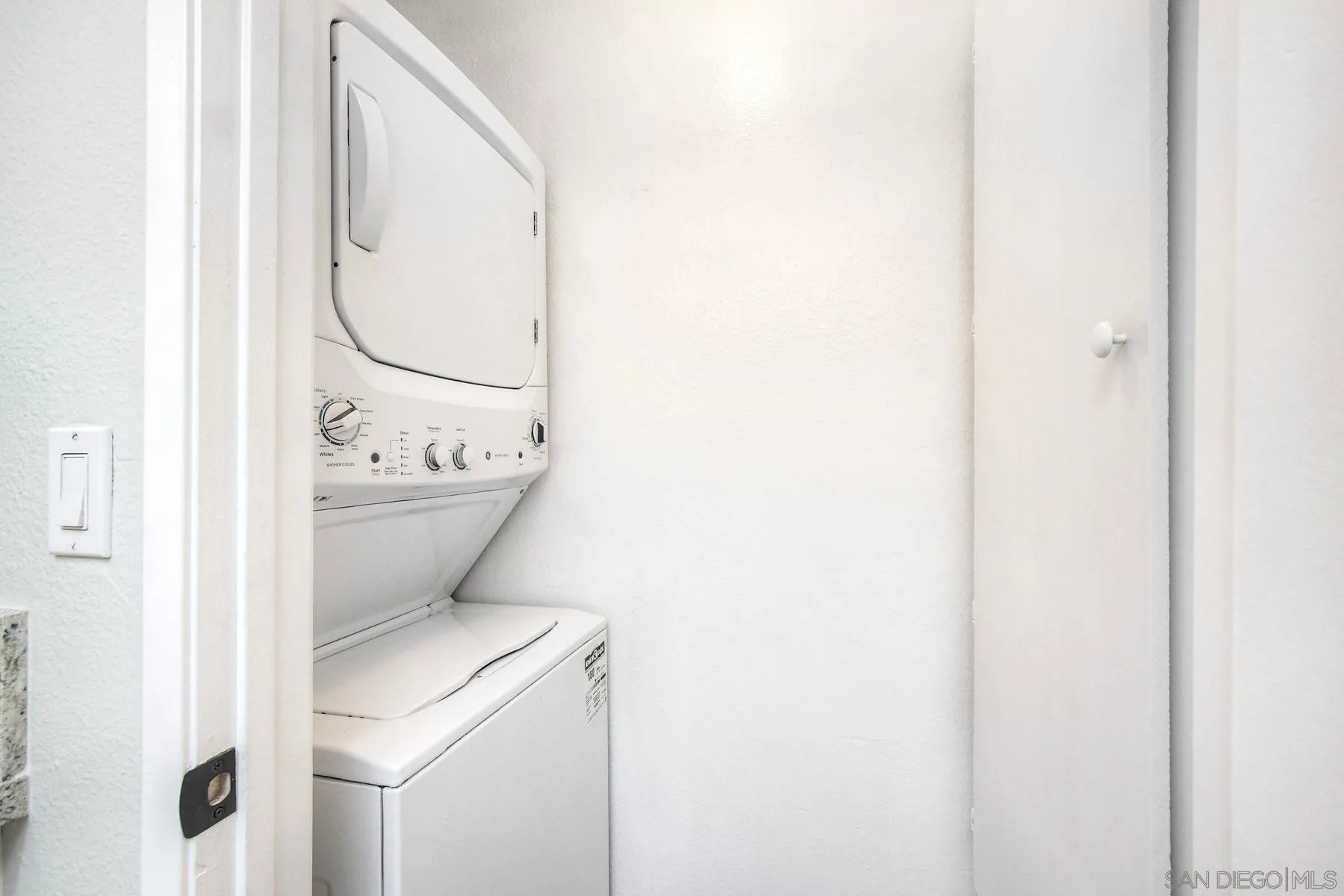 https://cdn.realtyfeed.com/cdn/127/2600309/de7421c1f29909394c1740214f5d9dc4.webp