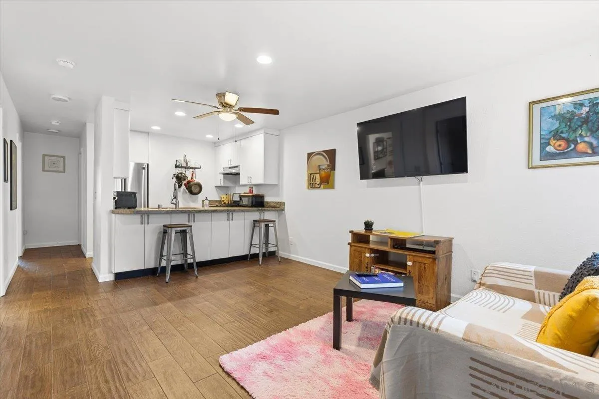 https://cdn.realtyfeed.com/cdn/127/2600314/9382437fe0edc4102612c5d47323e2ba.webp