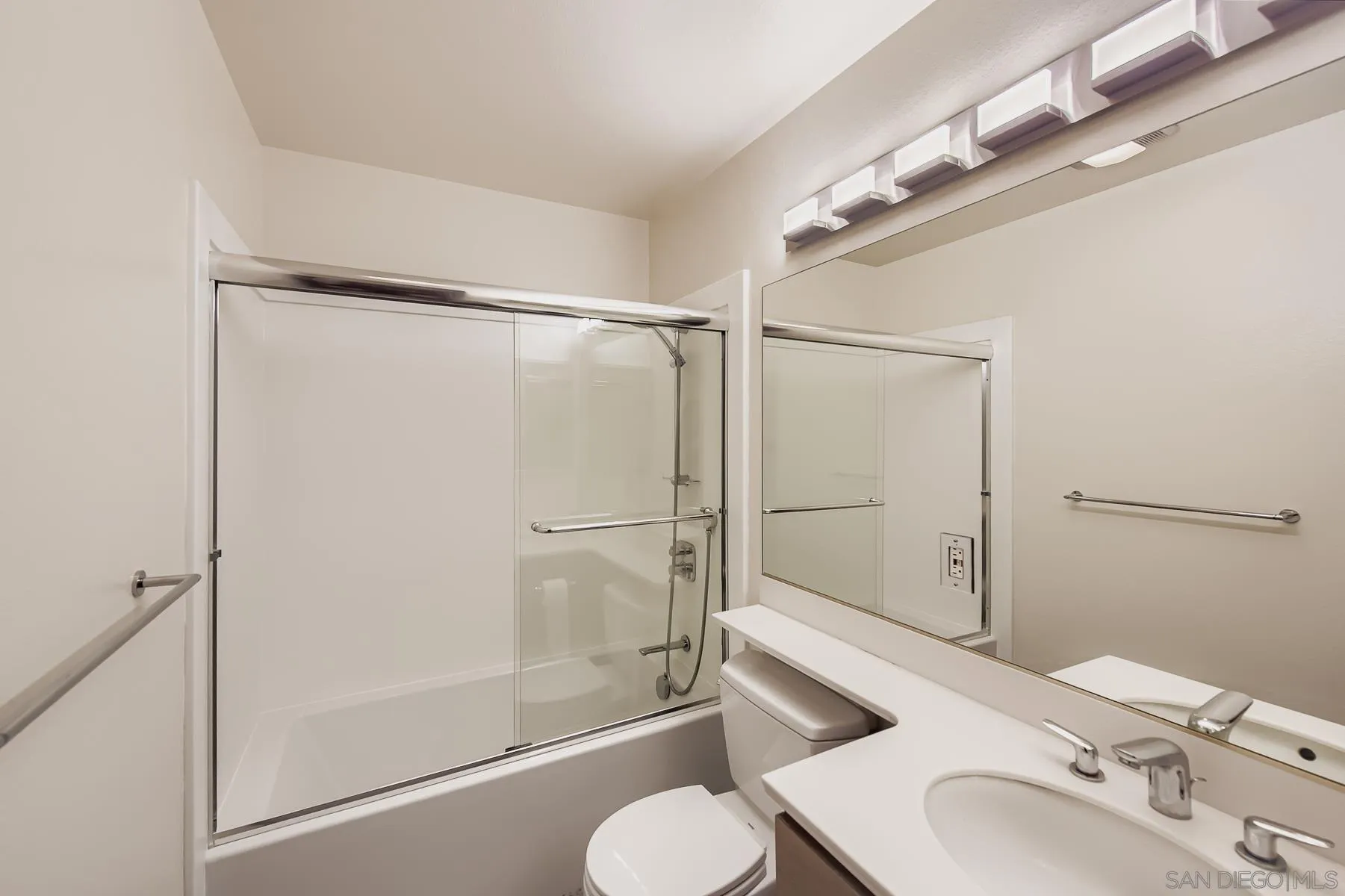 Photo #21: 2600317 Listing: Photo #21