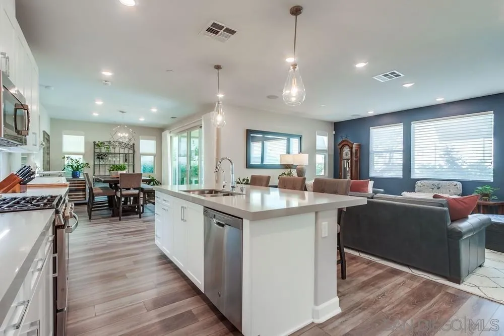 https://cdn.realtyfeed.com/cdn/127/2600323/1eca912a3298c3b7819c4e64d1d223f7.webp