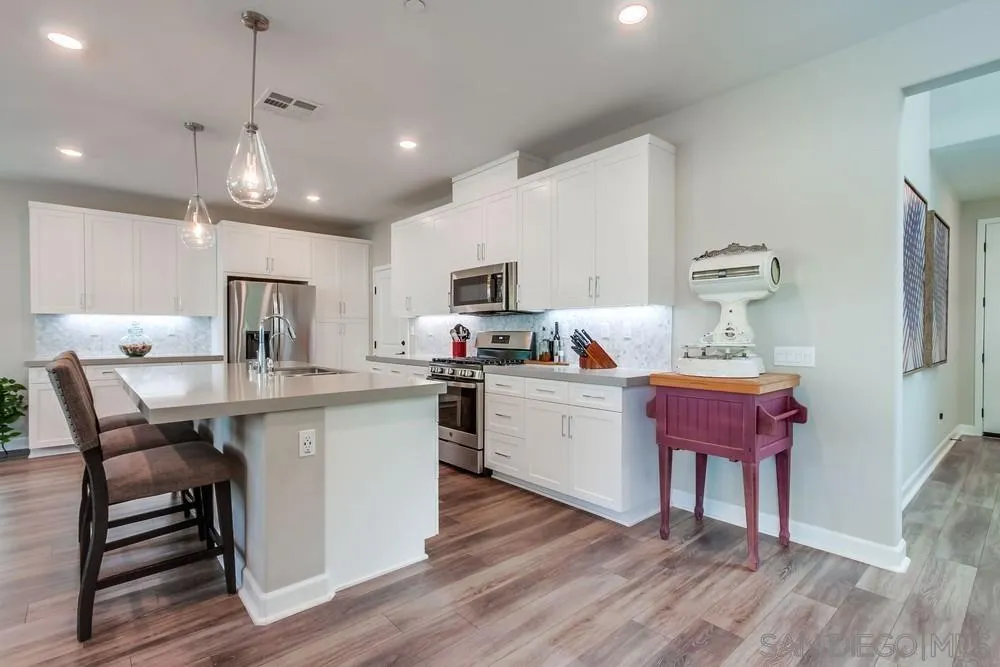 https://cdn.realtyfeed.com/cdn/127/2600323/743f2cccc390c4d39274be80f50283b3.webp
