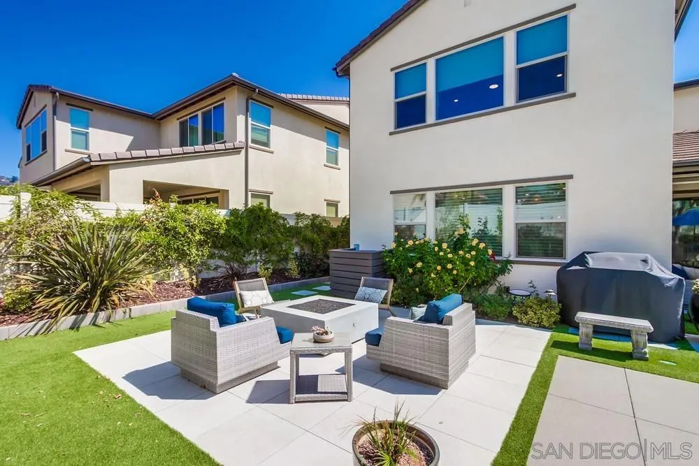 https://cdn.realtyfeed.com/cdn/127/2600323/e90500cc109a23f7b1af2529051aeff4.webp