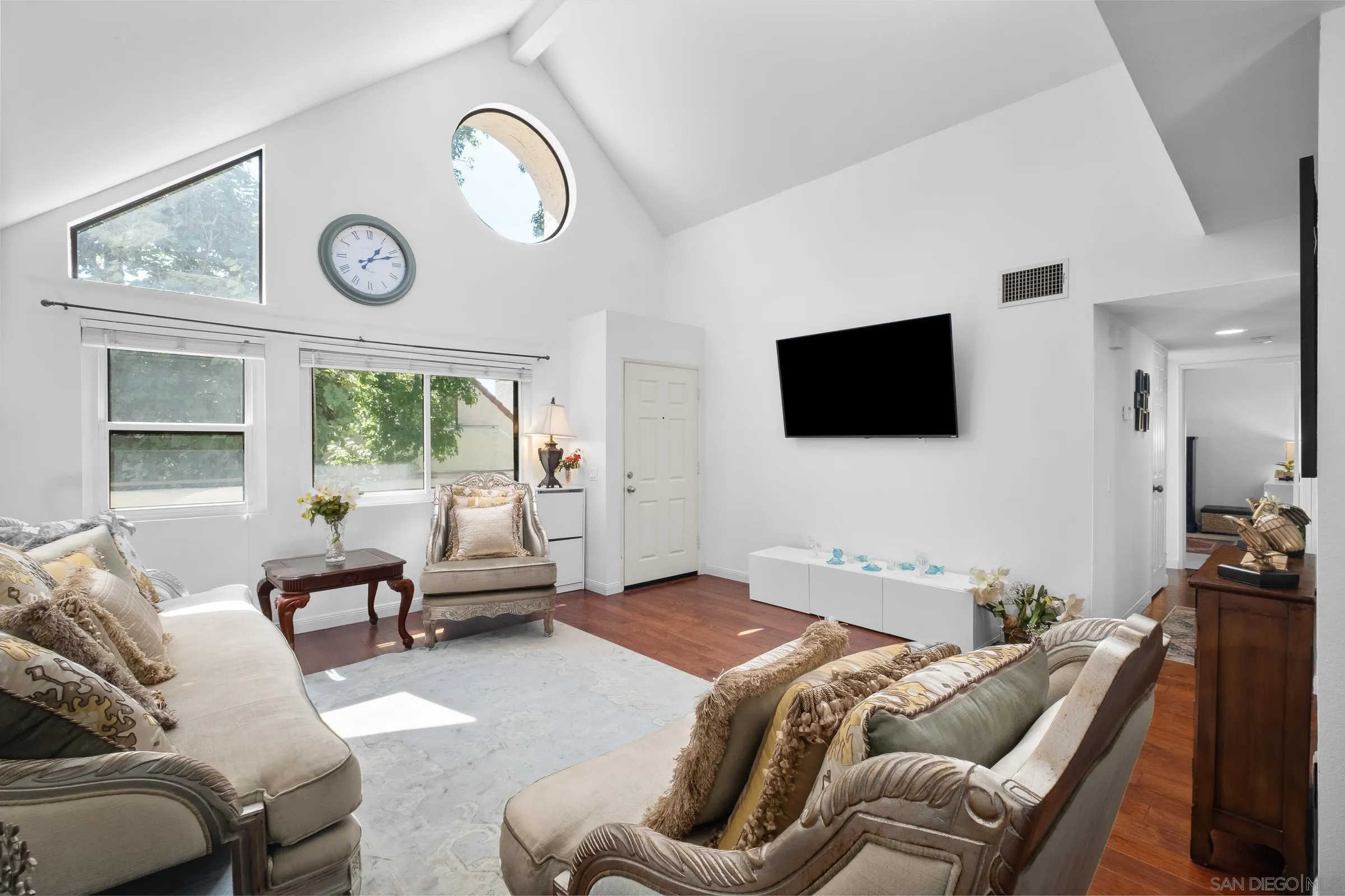 Photo #1: 2600334 Listing: Photo #1