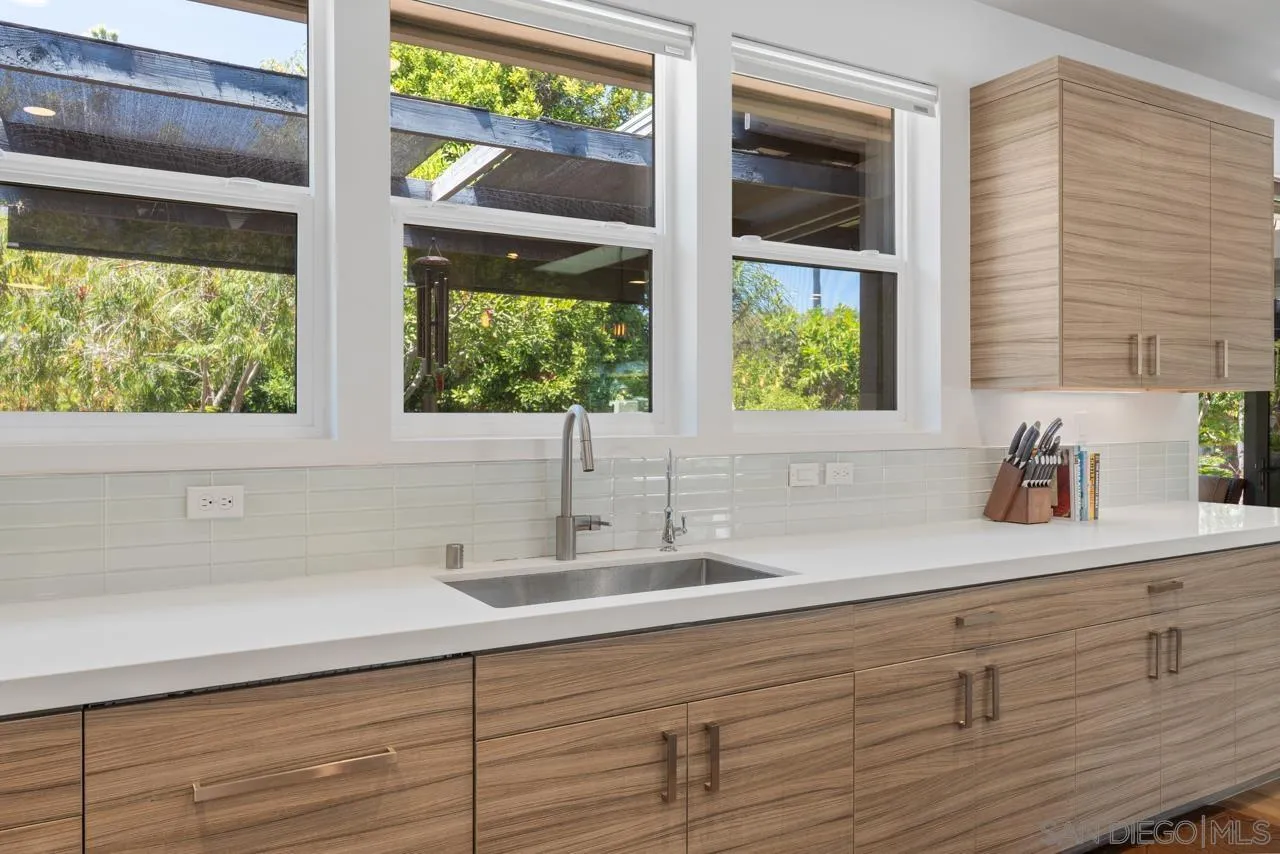 https://cdn.realtyfeed.com/cdn/127/2600336/c497808745eb8c60a6d7813975a22afa.webp