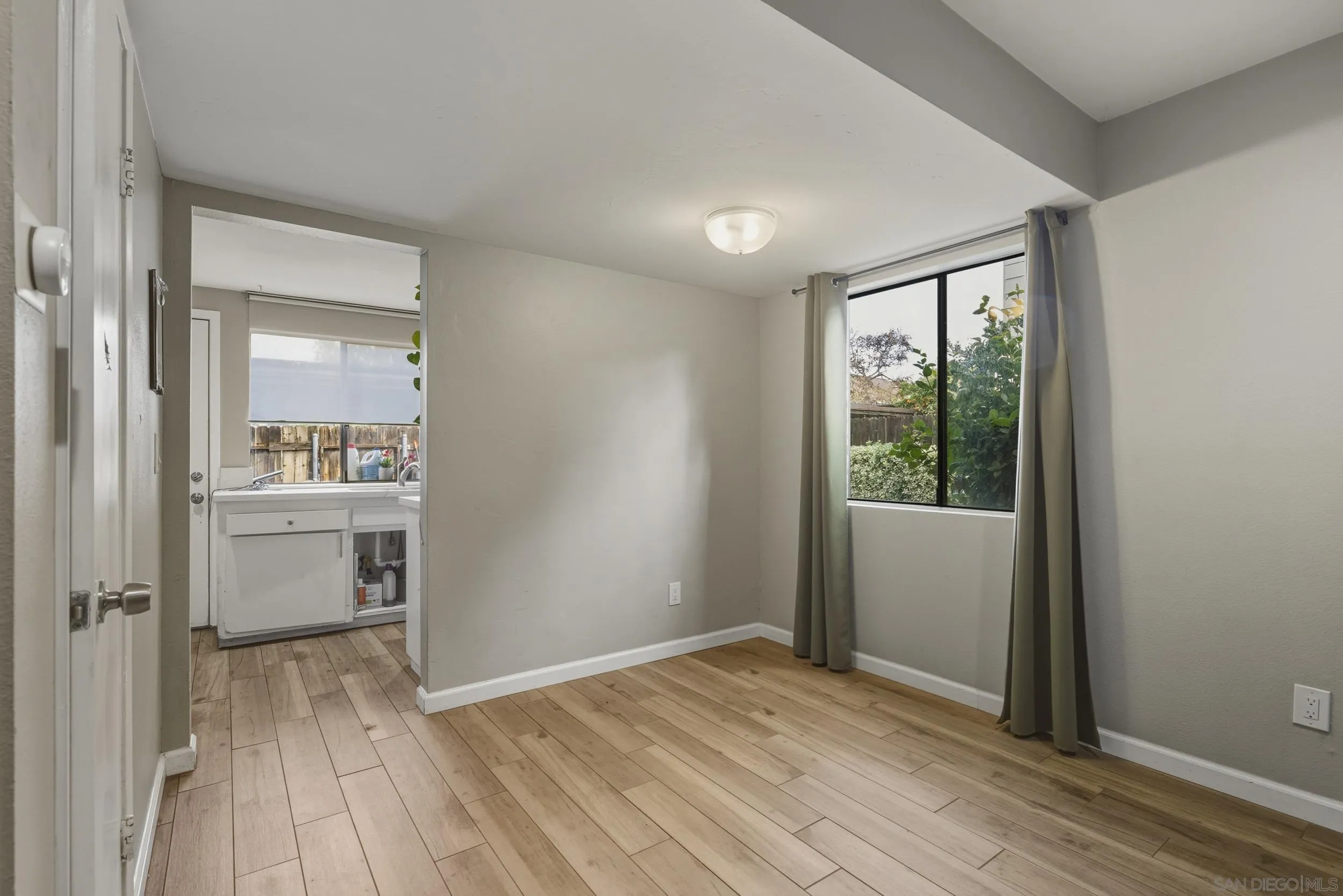 https://cdn.realtyfeed.com/cdn/127/2600337/2312a6338f9151f933739b6a8ecd9203.webp