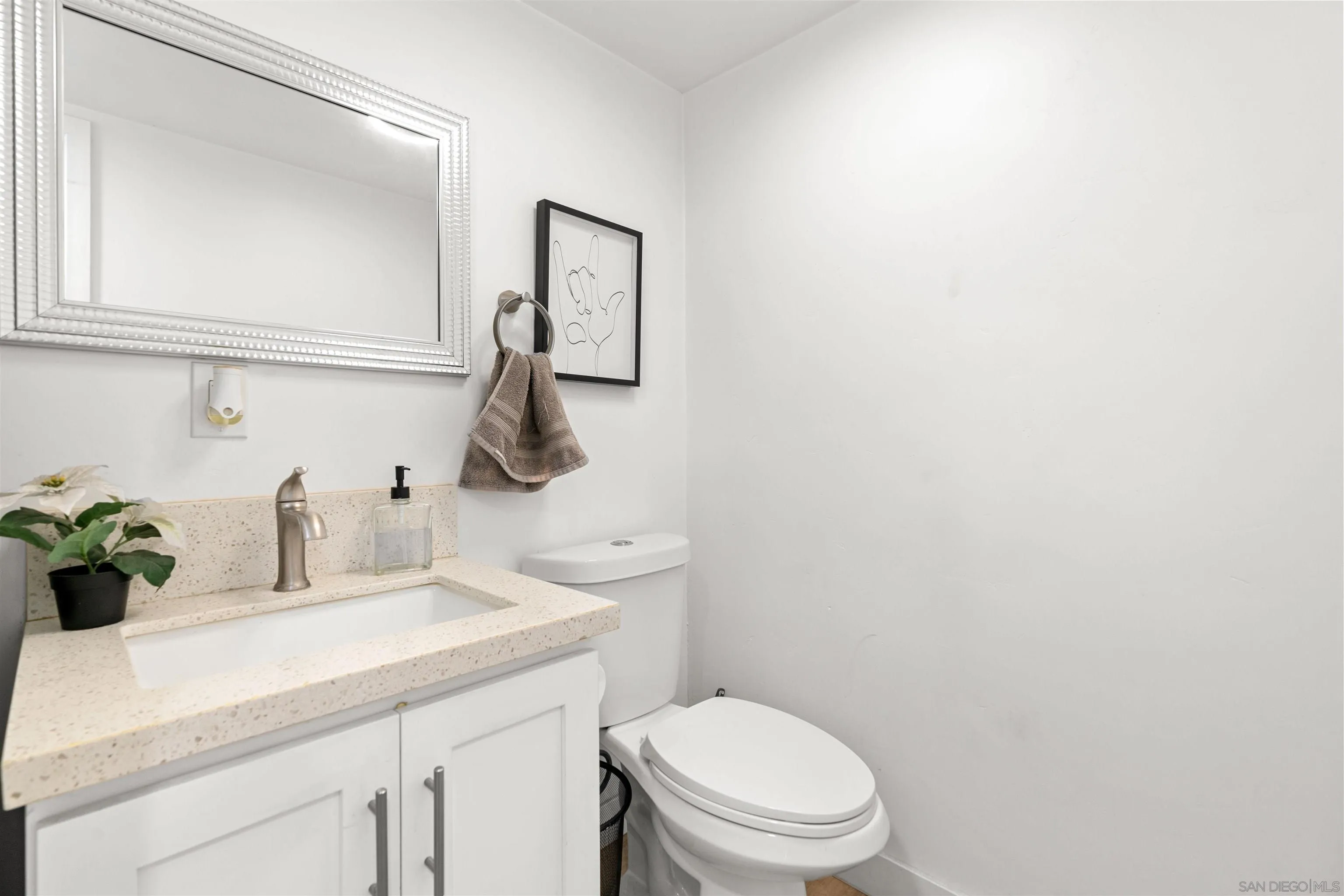 Photo #21: 2600344 Listing: Photo #21