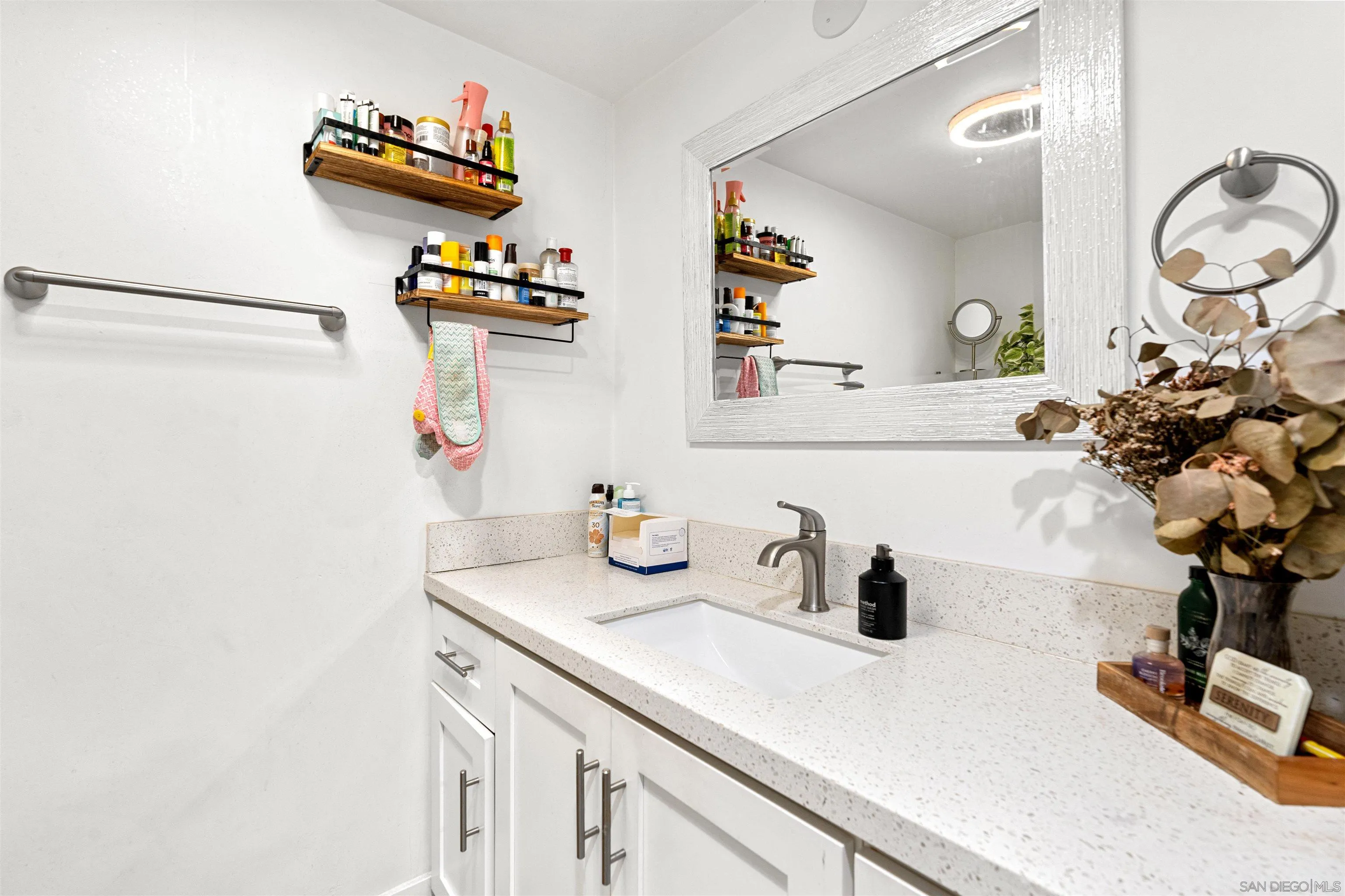 Photo #17: 2600344 Listing: Photo #17