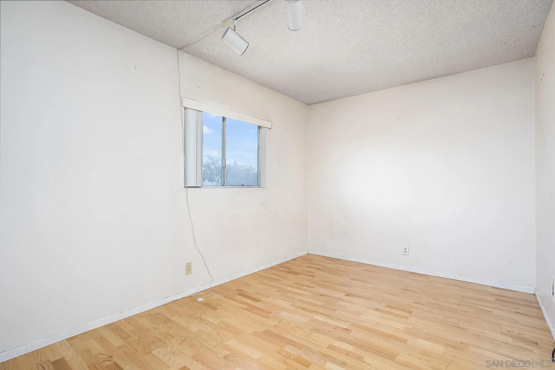 https://cdn.realtyfeed.com/cdn/127/2600346/1603e85cad56032d23fb6b46ae4aa882.webp