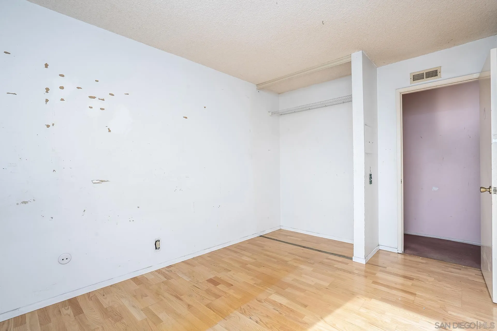 https://cdn.realtyfeed.com/cdn/127/2600346/d00243061619f78d85c9d71ed5d25f48.webp