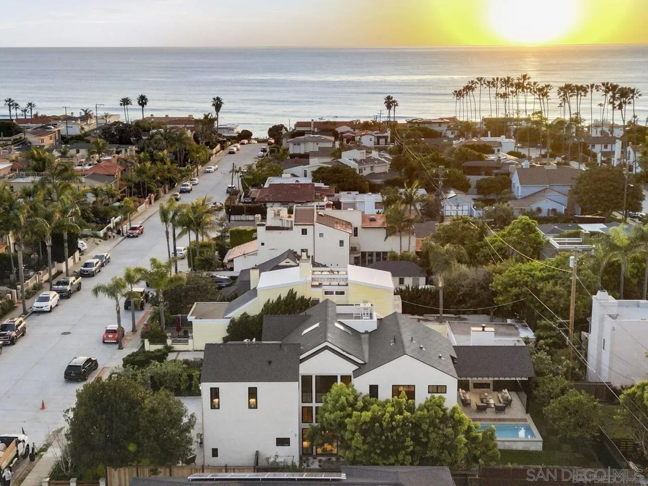 https://cdn.realtyfeed.com/cdn/127/2600347/cc3b46505819b4b3311545969b4134f0.webp