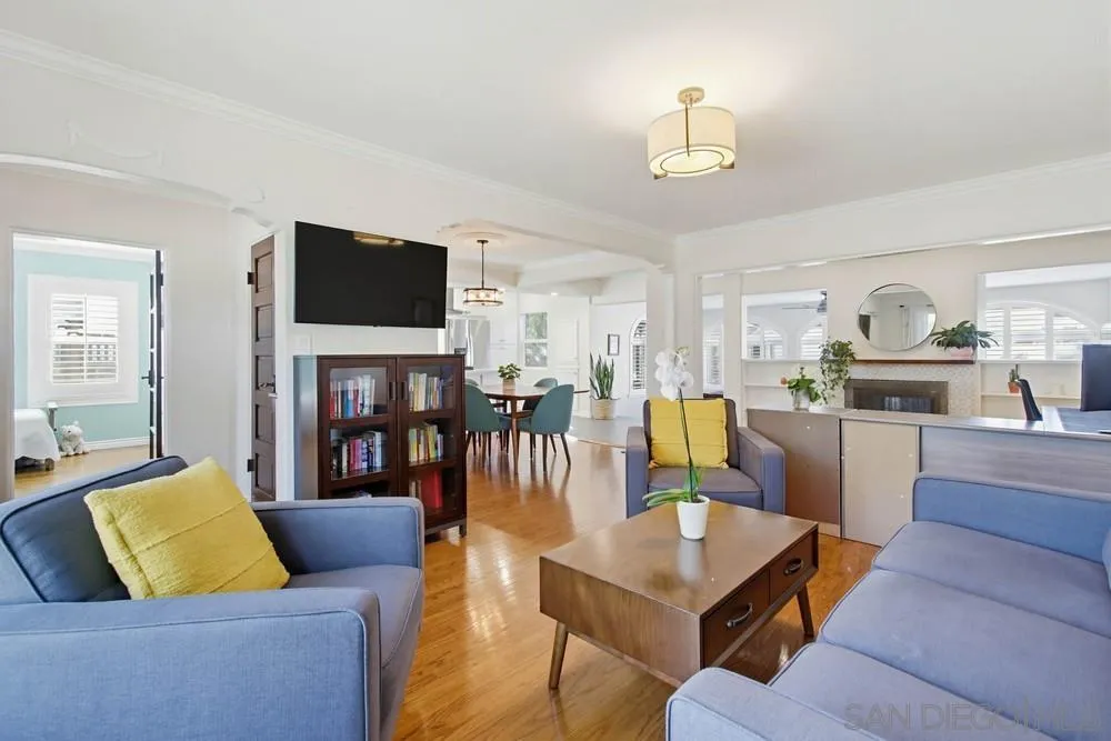 https://cdn.realtyfeed.com/cdn/127/2600351/6620e899efe1e45ef20a579a76f5c043.webp