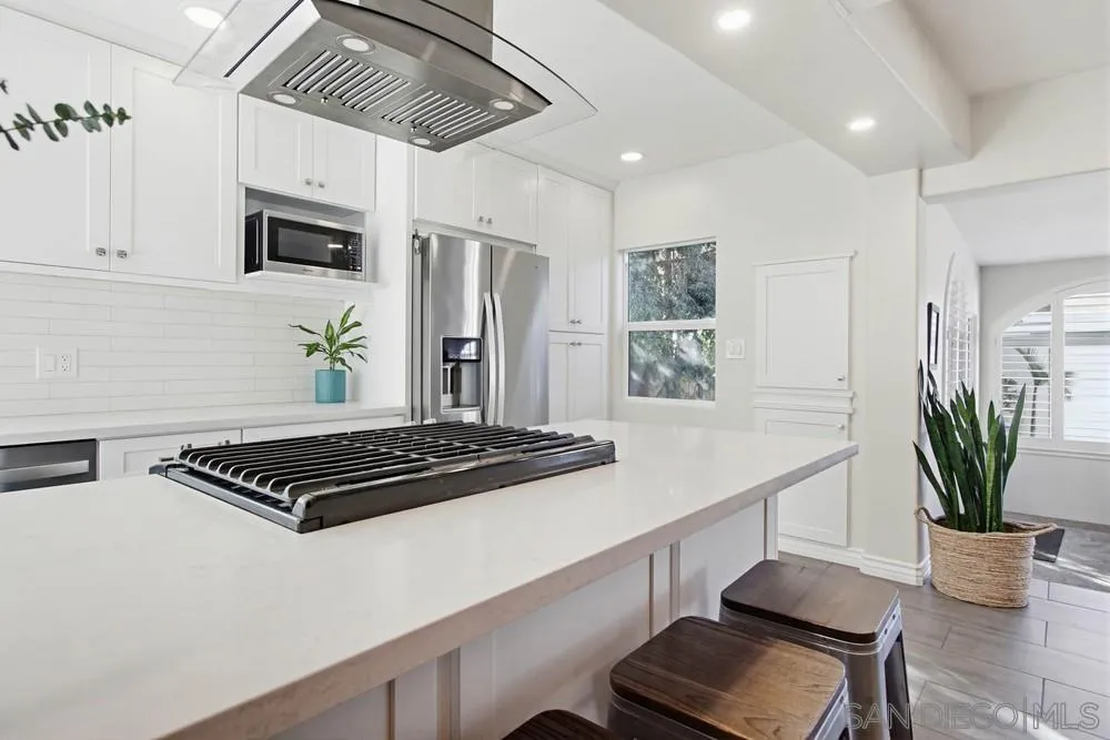https://cdn.realtyfeed.com/cdn/127/2600351/69d58557832c37894aa688b88f1732a3.webp