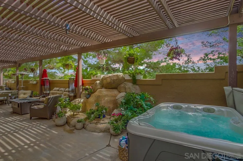 https://cdn.realtyfeed.com/cdn/127/2600357/a66ba53e8b984ae879ee1aecdc4c0483.webp