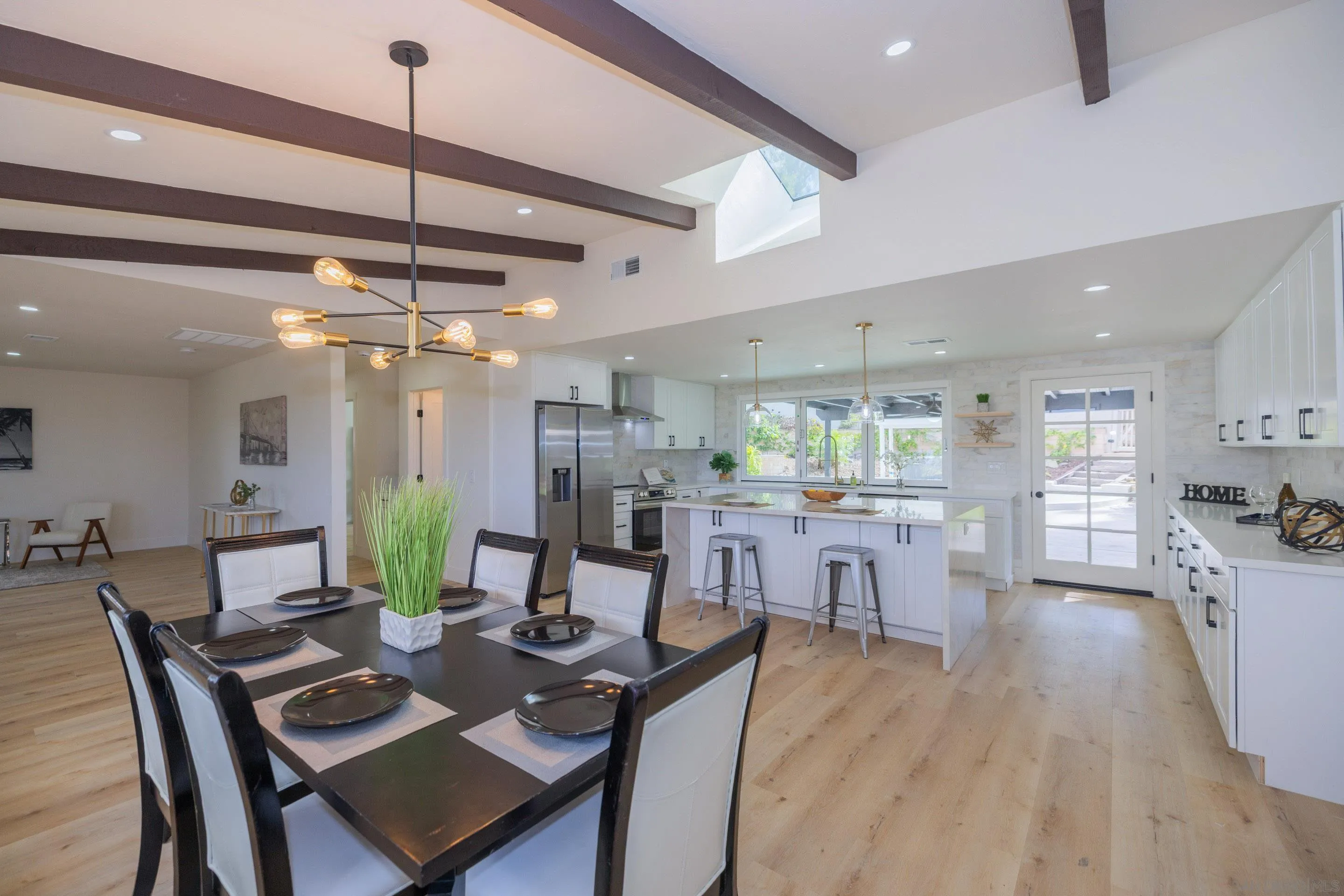 https://cdn.realtyfeed.com/cdn/127/2600358/35448ab317c45e575e220e0bf0586b47.webp
