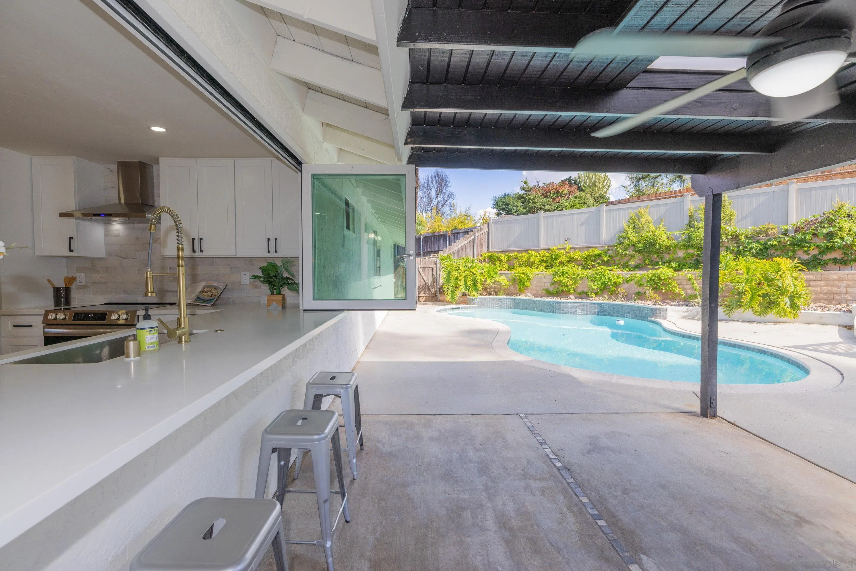 https://cdn.realtyfeed.com/cdn/127/2600358/3fff18189685c4c360fb10c9f196375a.webp