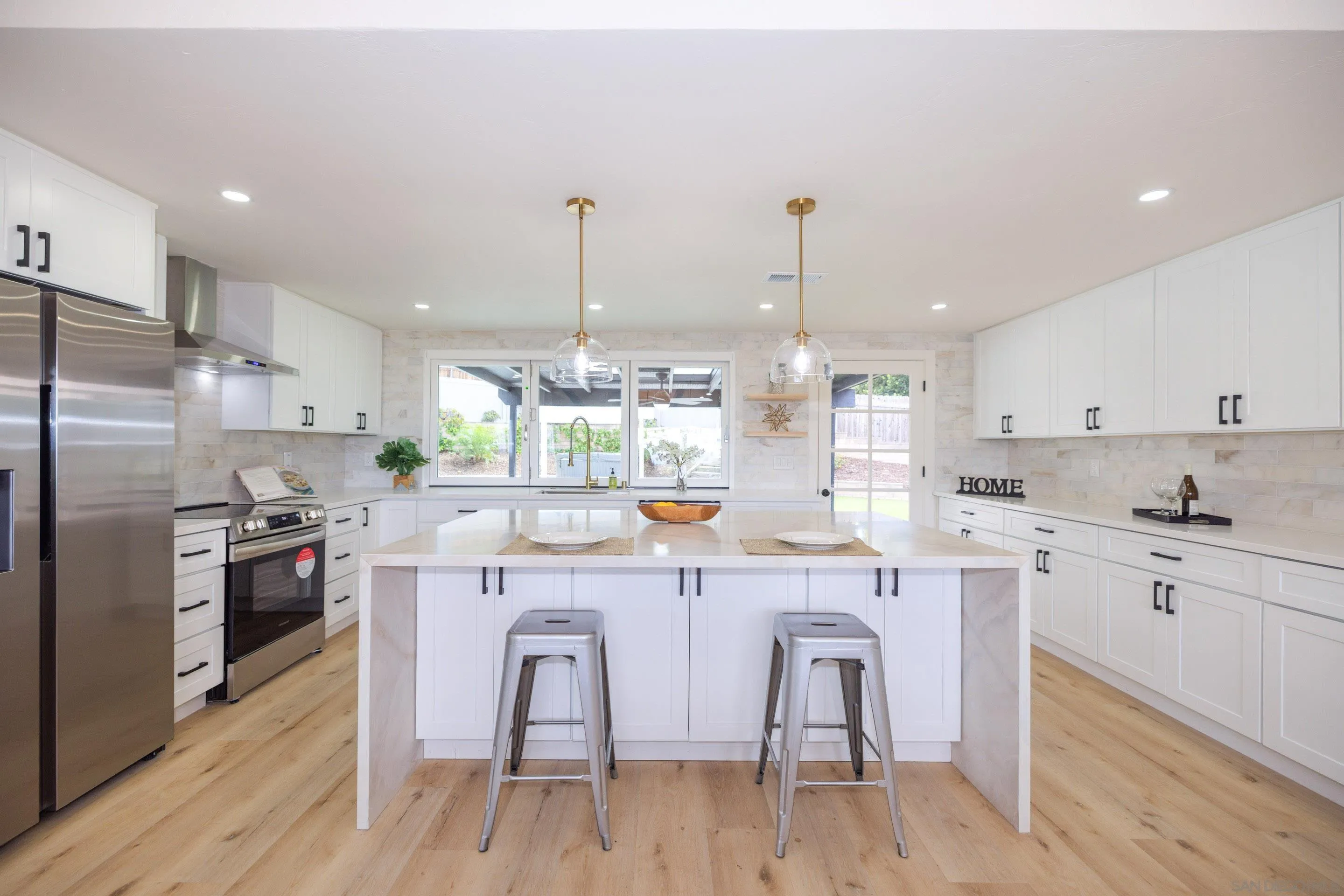 https://cdn.realtyfeed.com/cdn/127/2600358/8ad1fac3339e74102c2c1f937da60ddc.webp