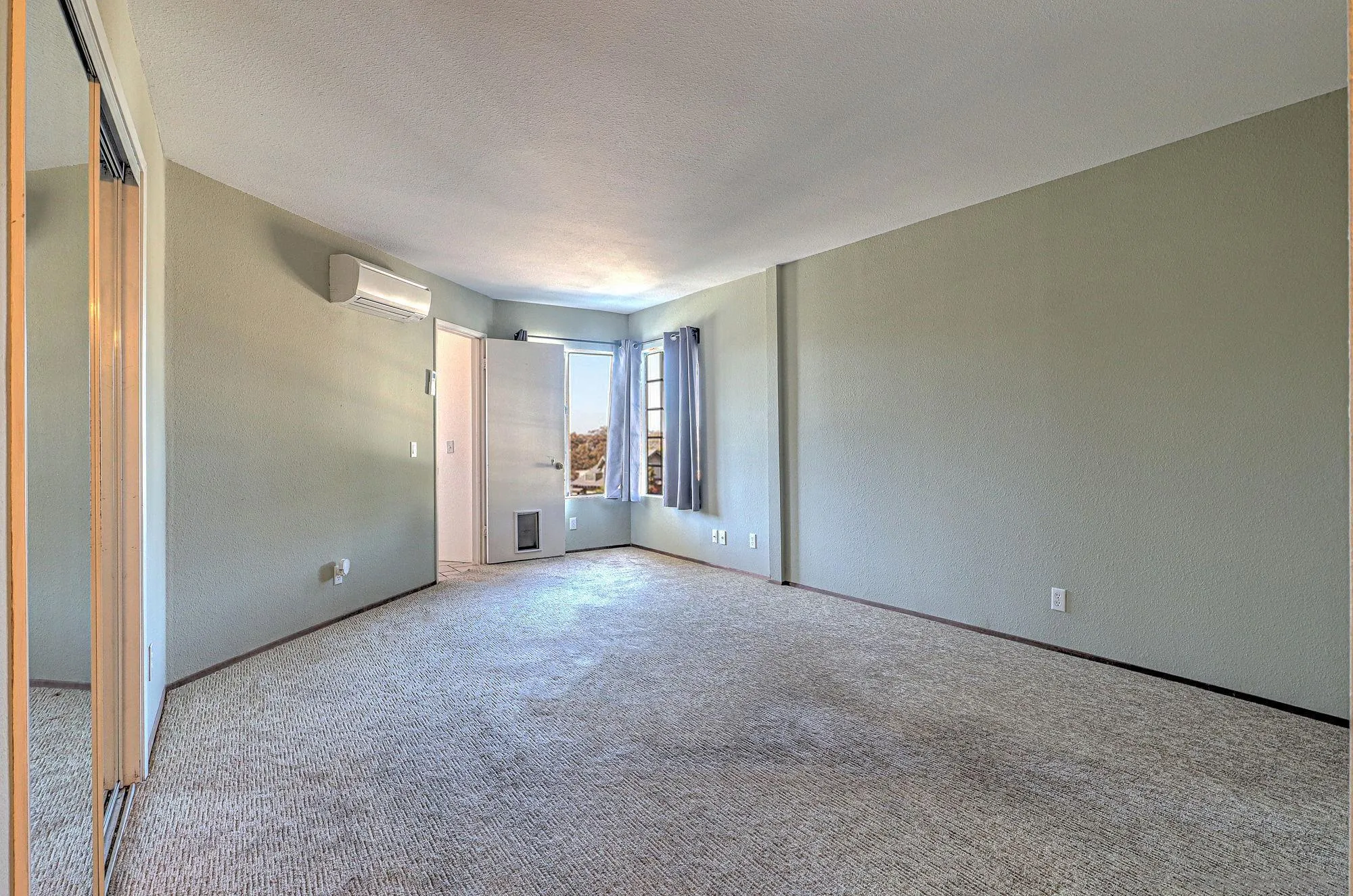https://cdn.realtyfeed.com/cdn/127/2600374/696e20e40d60436fa63946f3938092ab.webp