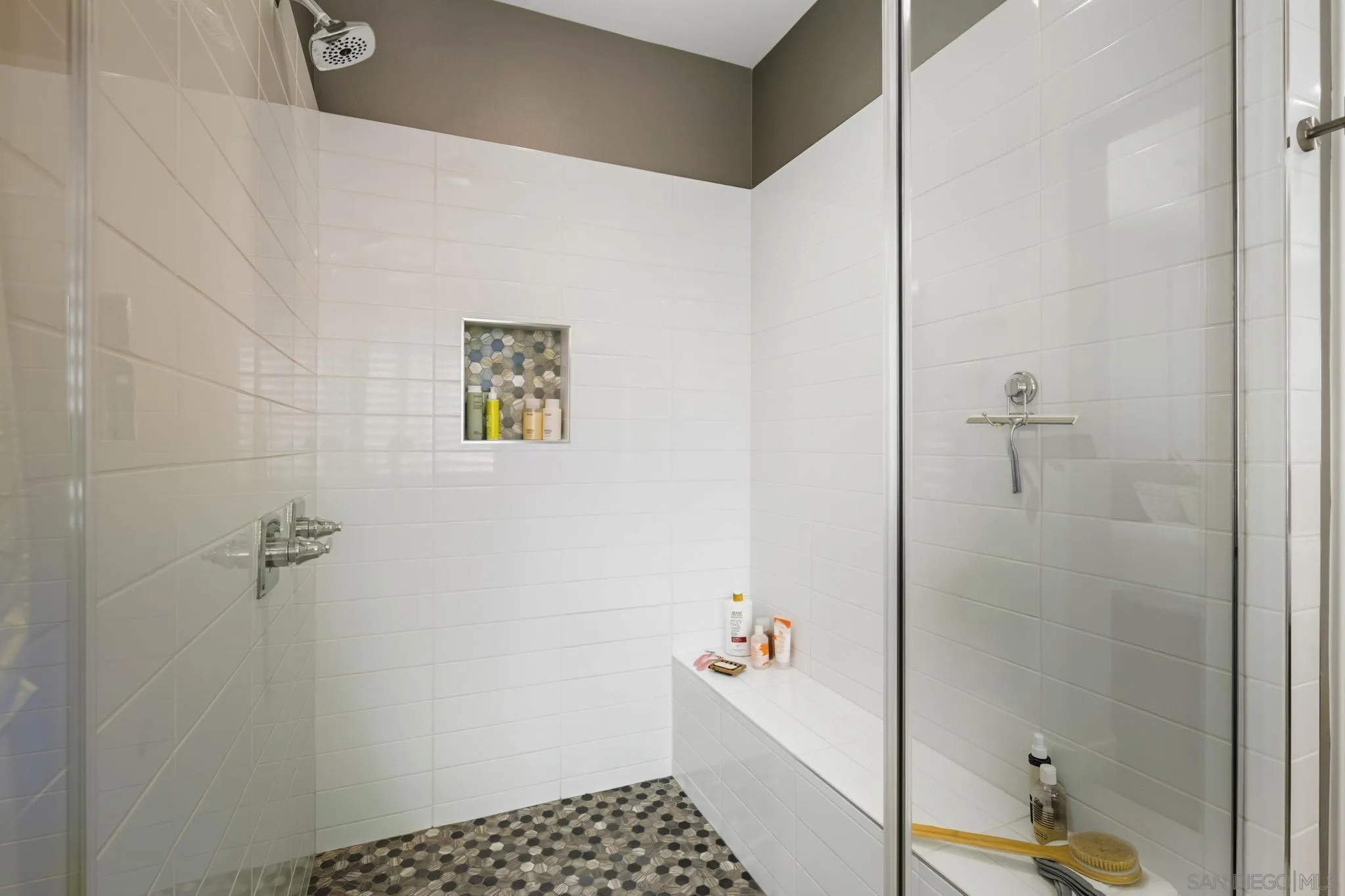 https://cdn.realtyfeed.com/cdn/127/2600381/043e78925c1727495ee9e8a87a99a708.webp