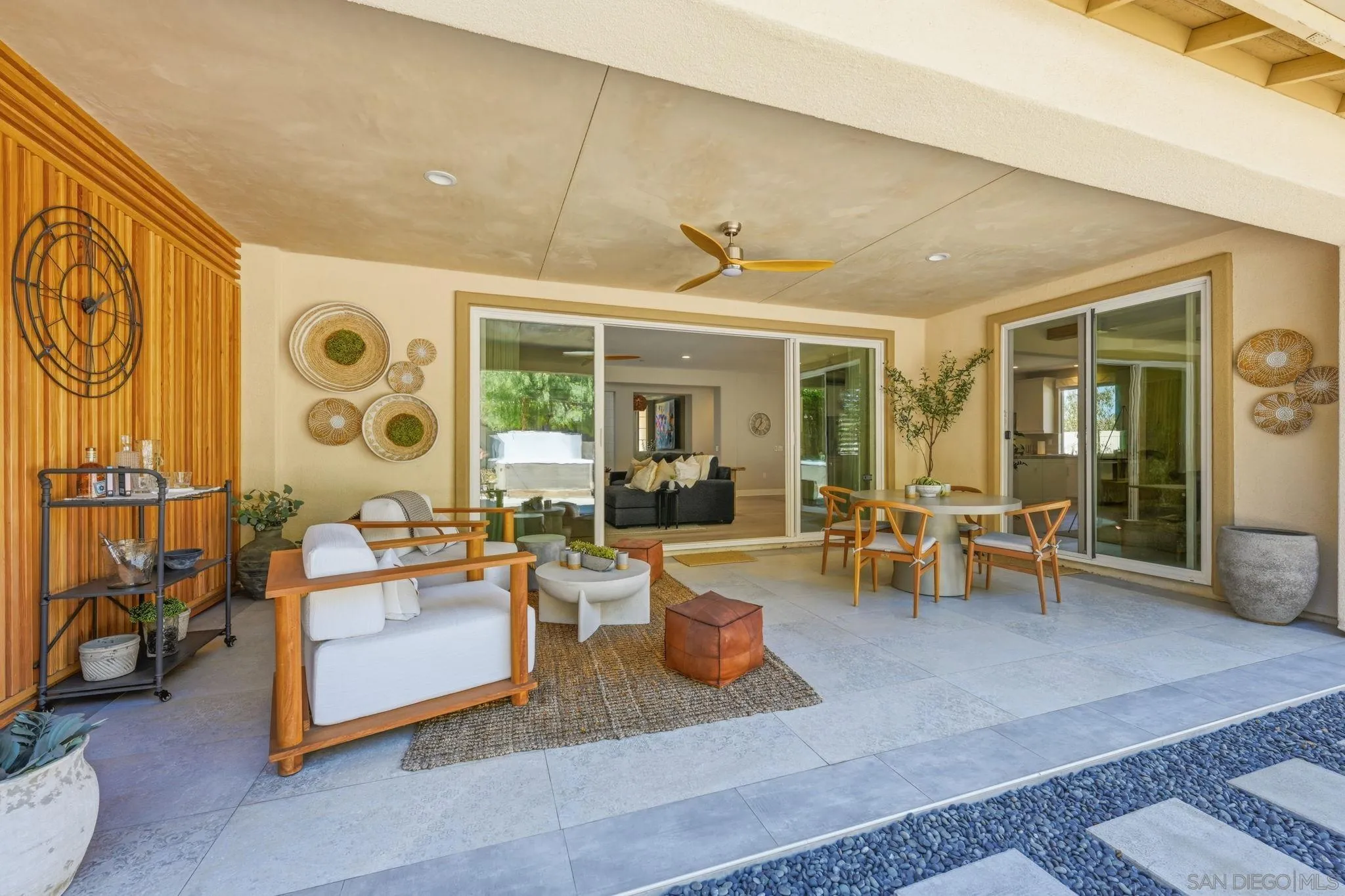 https://cdn.realtyfeed.com/cdn/127/2600381/2077644d8999388f81c63458a7da848a.webp