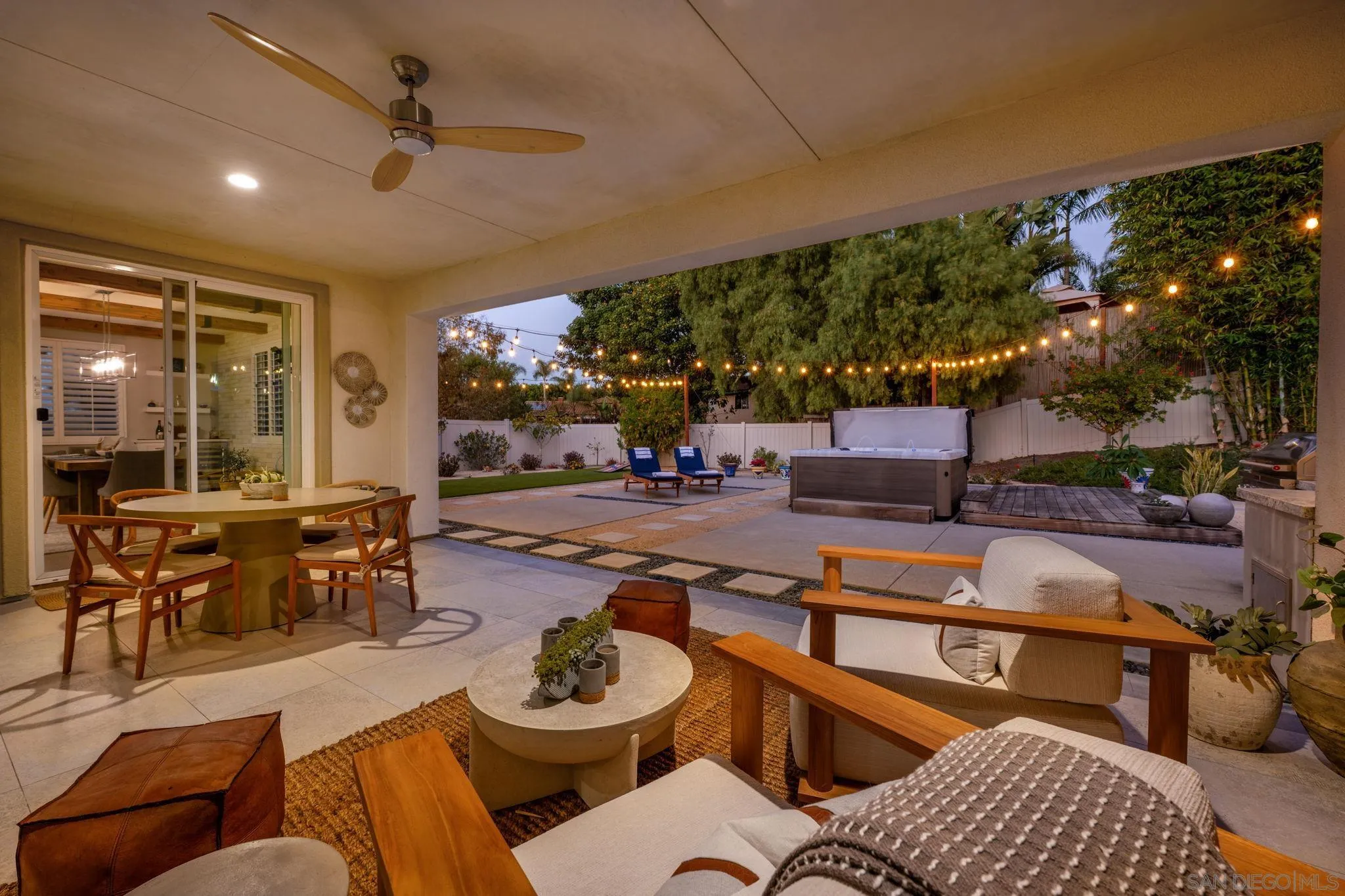 https://cdn.realtyfeed.com/cdn/127/2600381/2761cb7c02228b6981a7019e33071fb6.webp