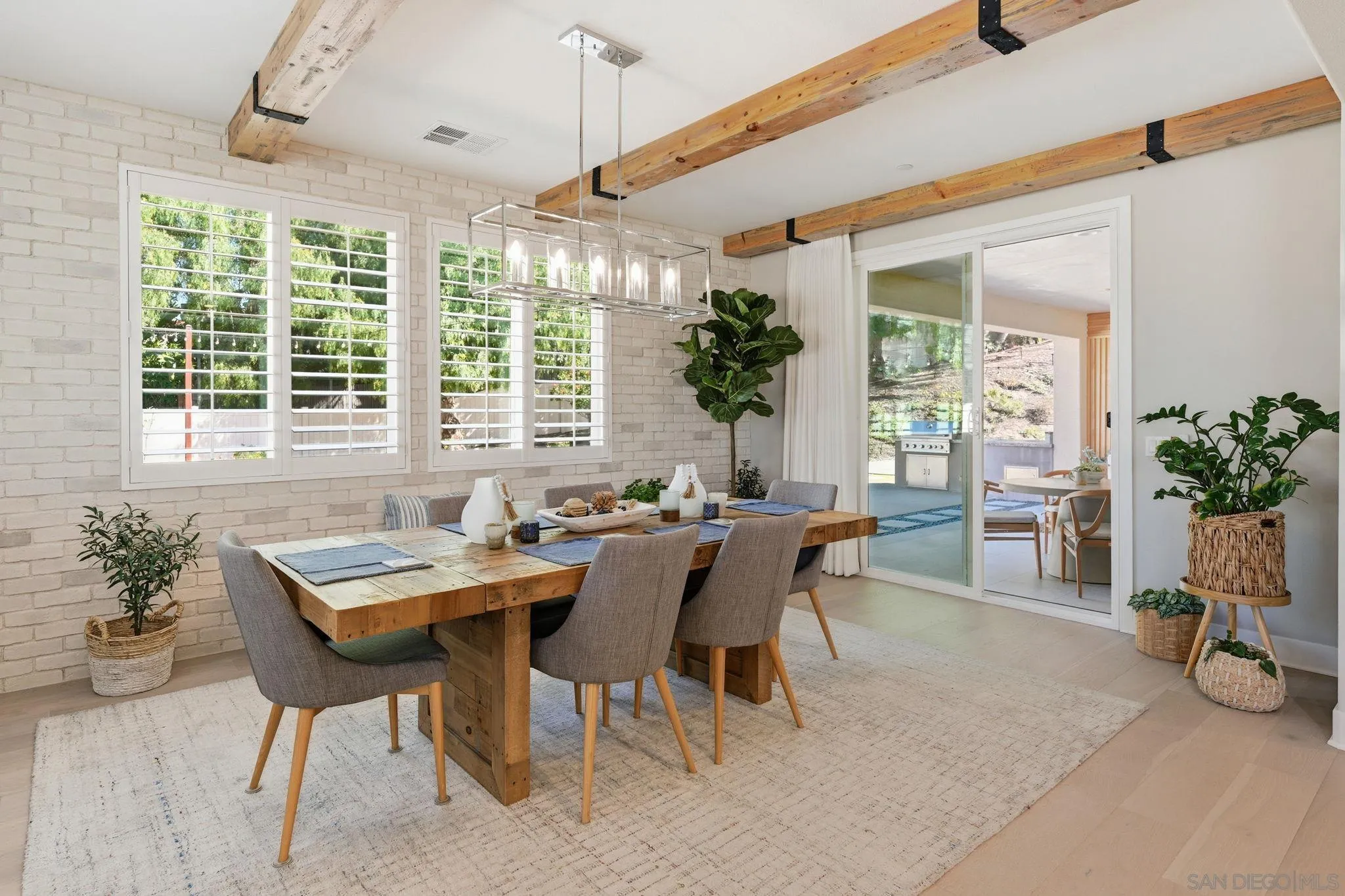 https://cdn.realtyfeed.com/cdn/127/2600381/4ec6e0080dd589430ed9545bd9581f56.webp