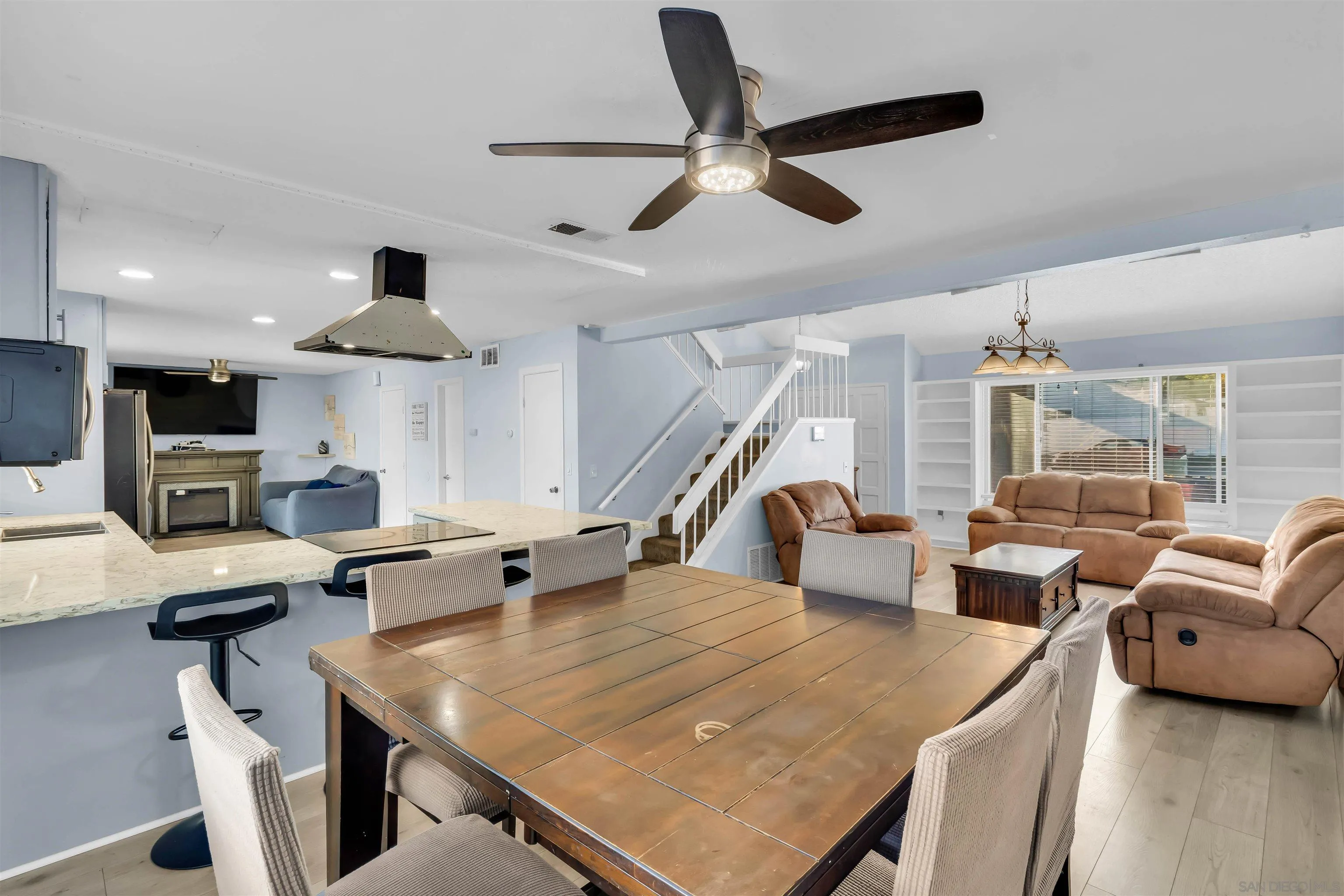 https://cdn.realtyfeed.com/cdn/127/2600382/44169f785aa72c0801dabe35044778c3.webp