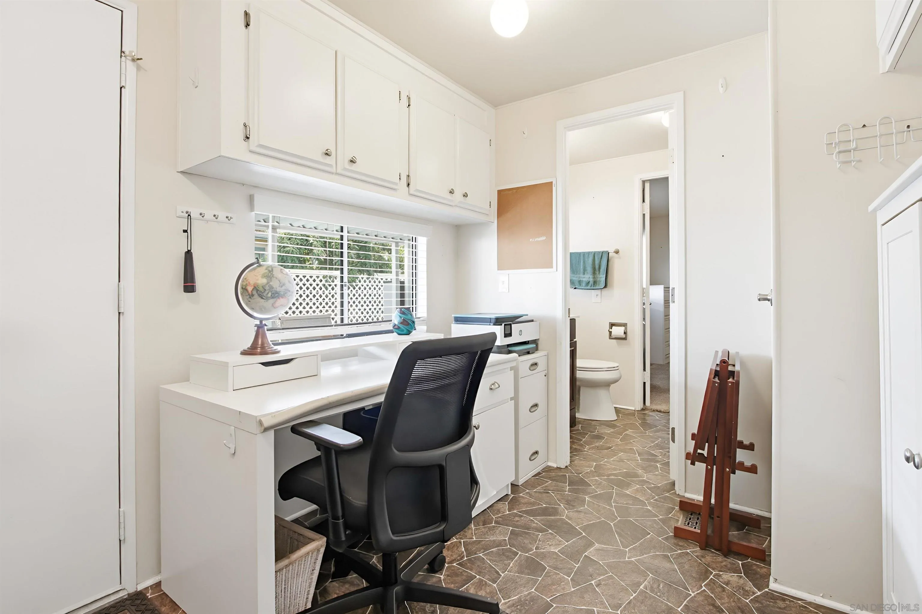 https://cdn.realtyfeed.com/cdn/127/2600383/03f6bb141b2f546899754691849c789d.webp