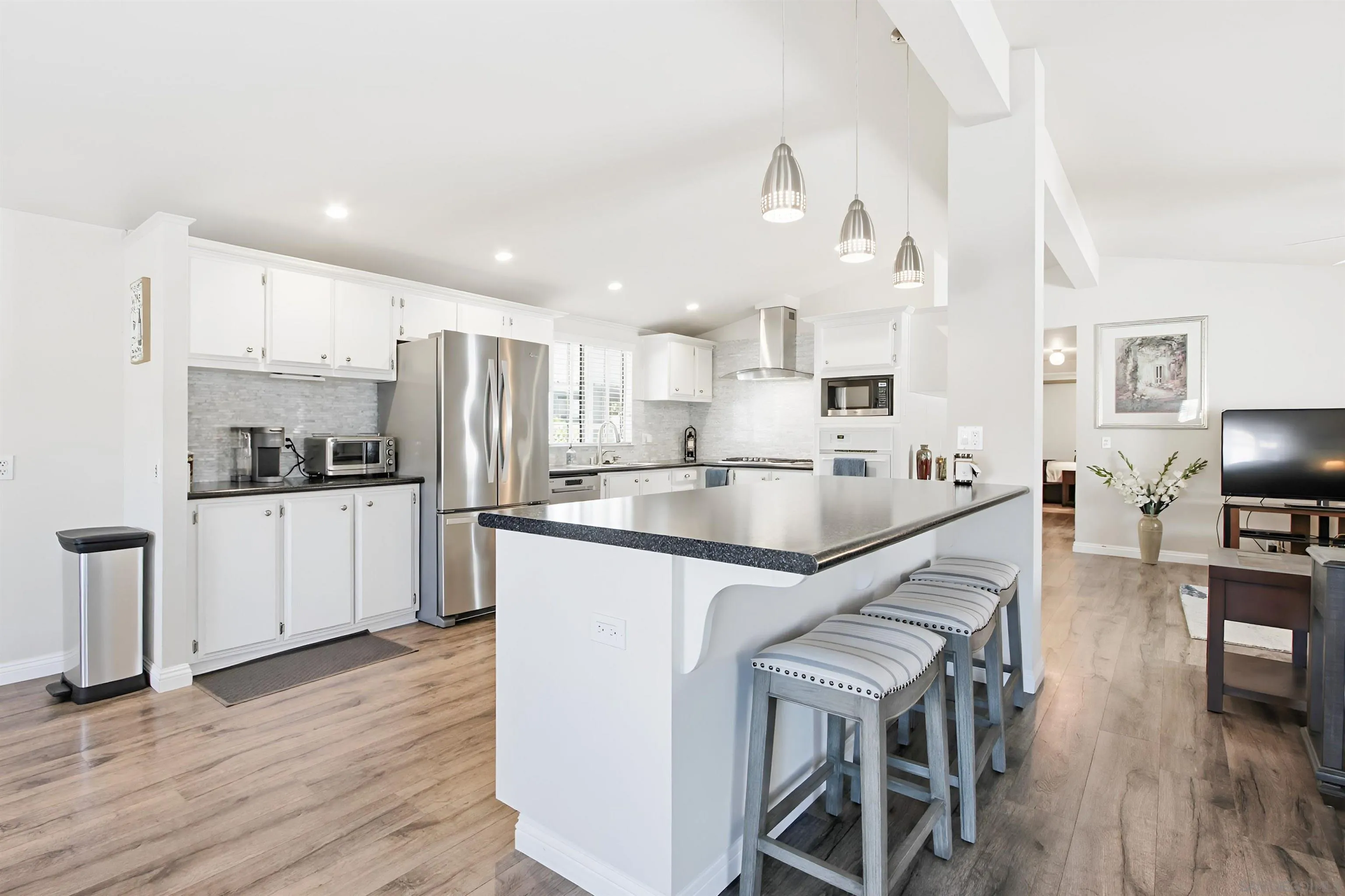 https://cdn.realtyfeed.com/cdn/127/2600383/75e085063d329763df5d943b5a214fe7.webp