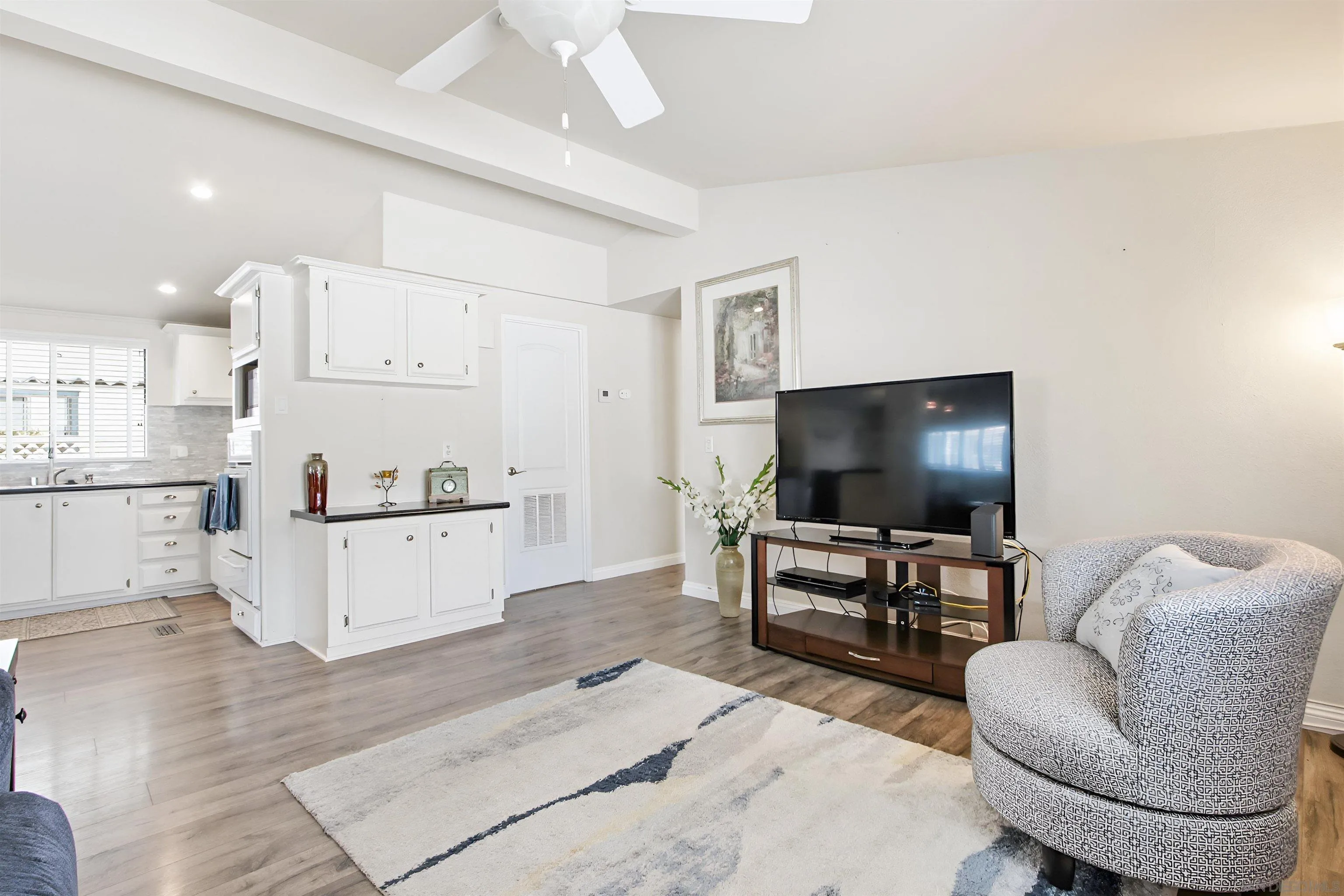 https://cdn.realtyfeed.com/cdn/127/2600383/d35d9e649567c6423aa628b1b515598a.webp