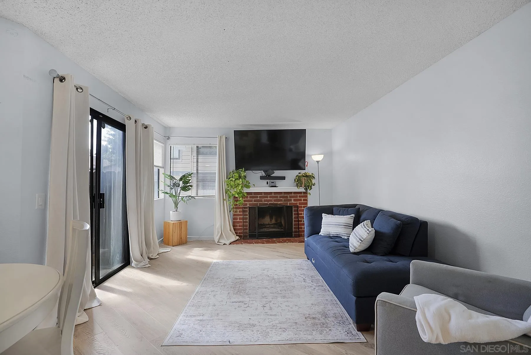 https://cdn.realtyfeed.com/cdn/127/2600384/9bf5a555e88804184a93115d58e815a8.webp