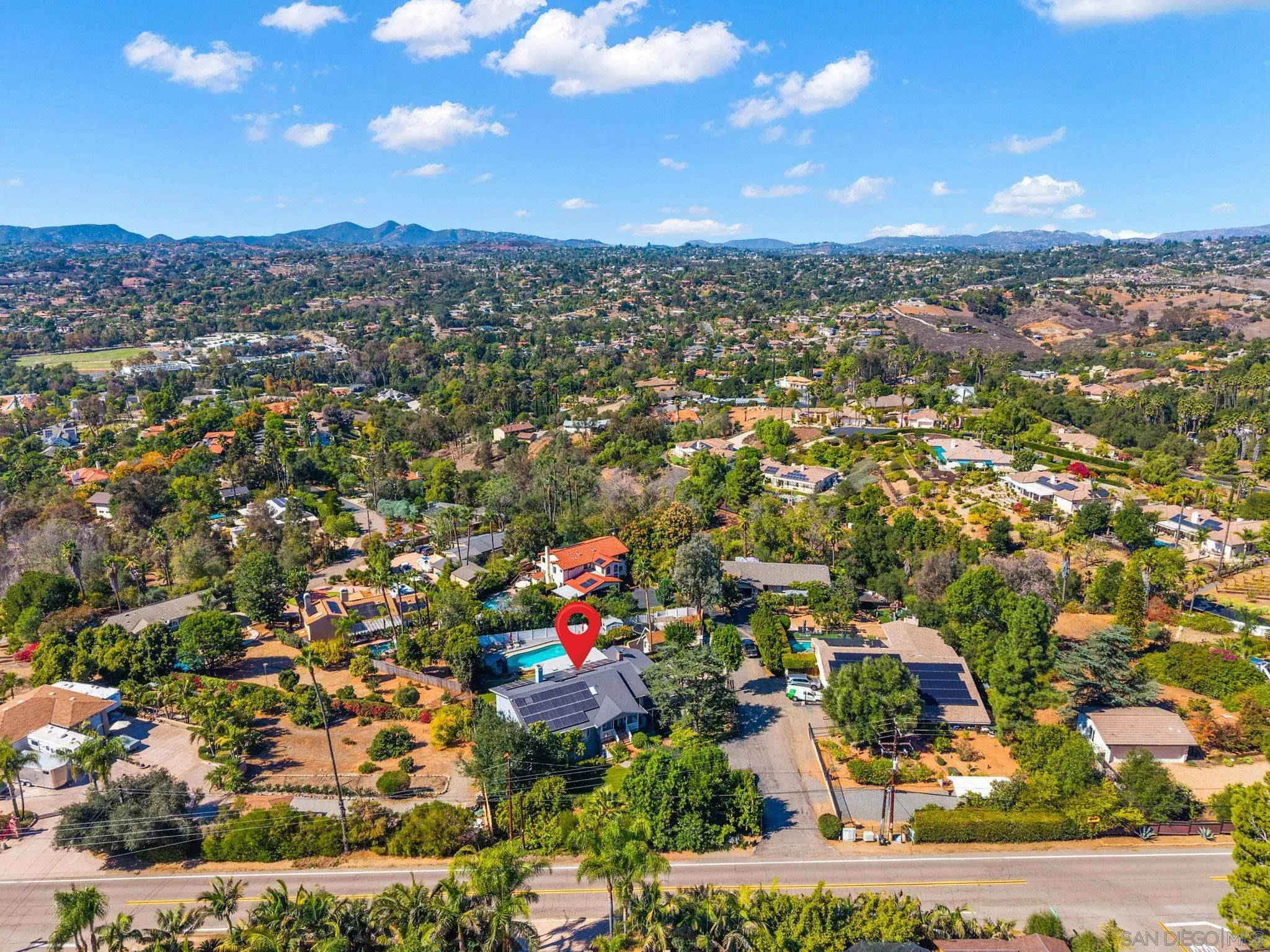 https://cdn.realtyfeed.com/cdn/127/2600385/9ec057b43b1a24d66dbd999ff61a5b0e.webp