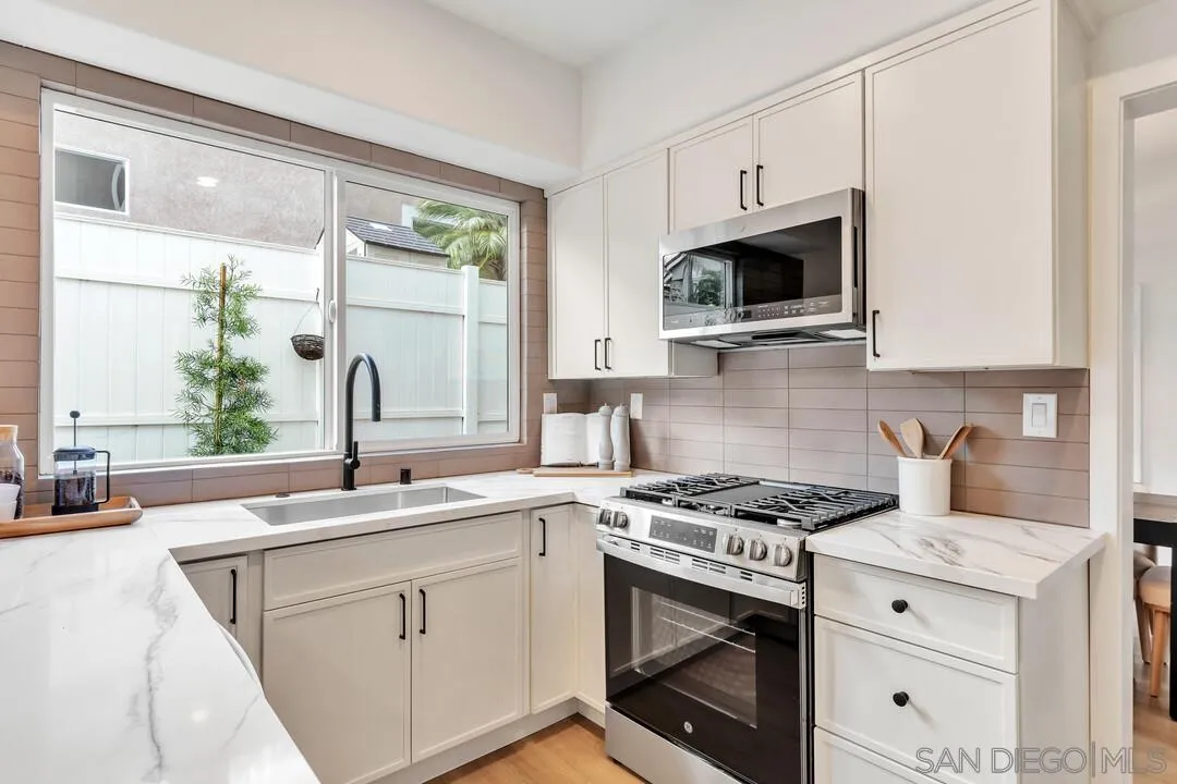 12169 Via San Loreno, San Diego, CA, 92128