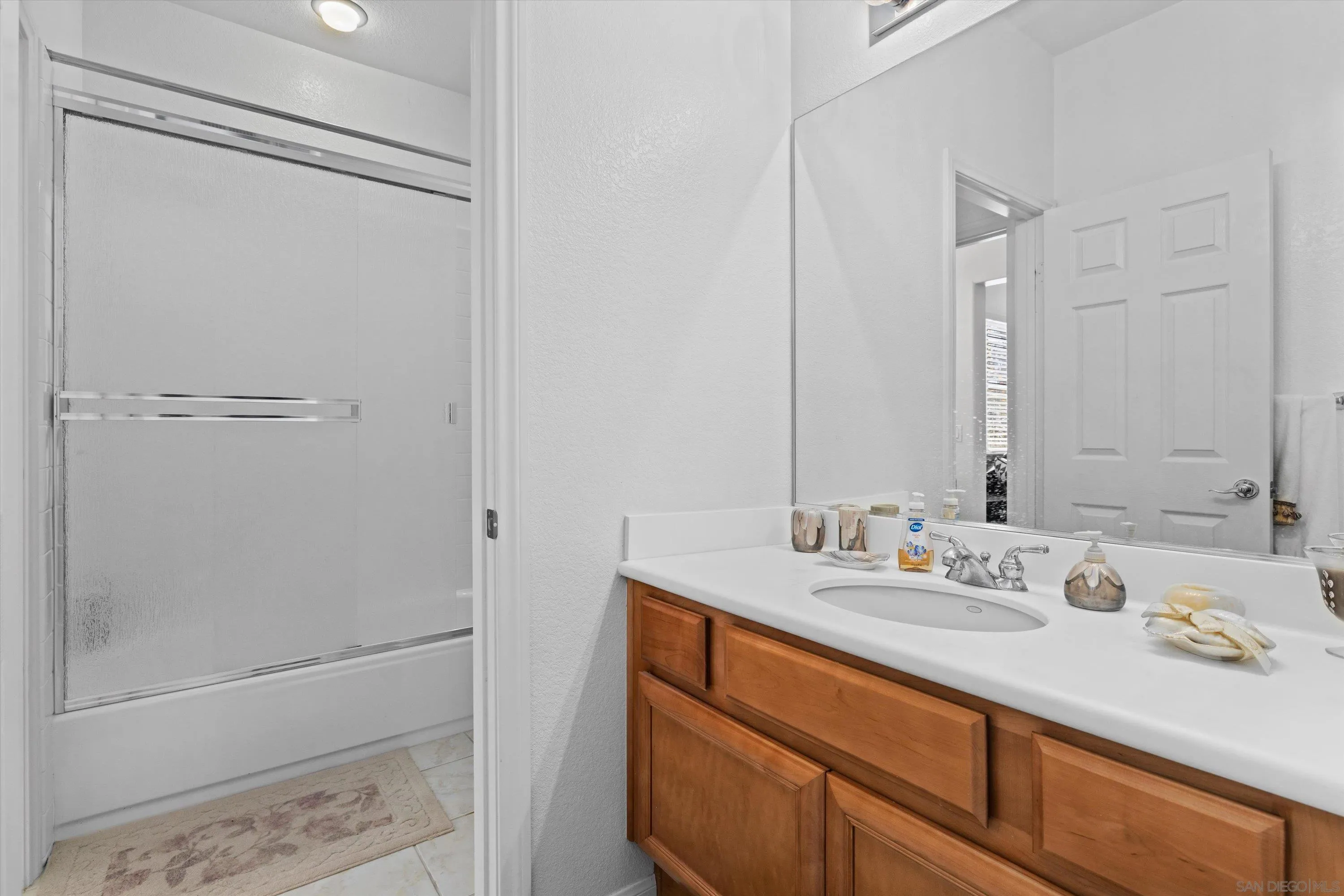 https://cdn.realtyfeed.com/cdn/127/2600392/524afa3fbf47a023aa56a209144e98e0.webp
