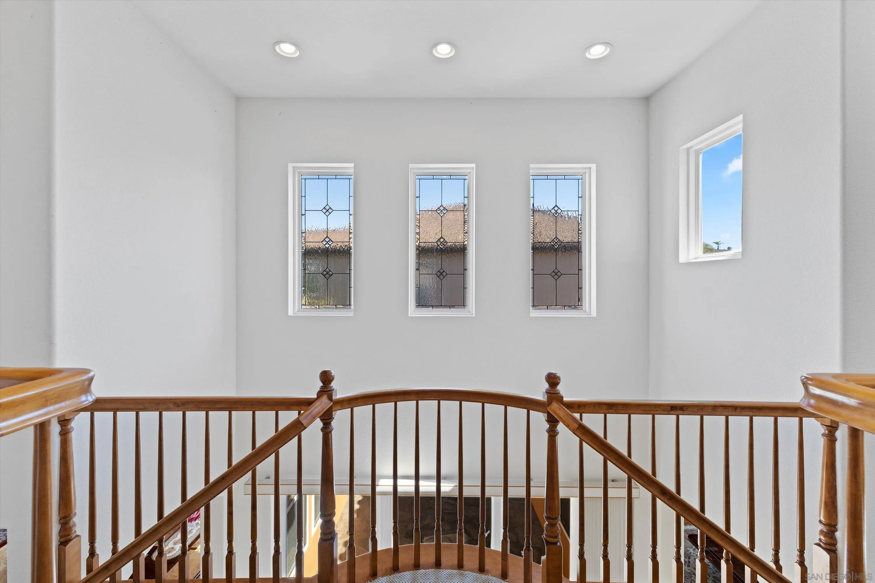 https://cdn.realtyfeed.com/cdn/127/2600392/b2feccde72a75310d1f348f35f9bb869.webp
