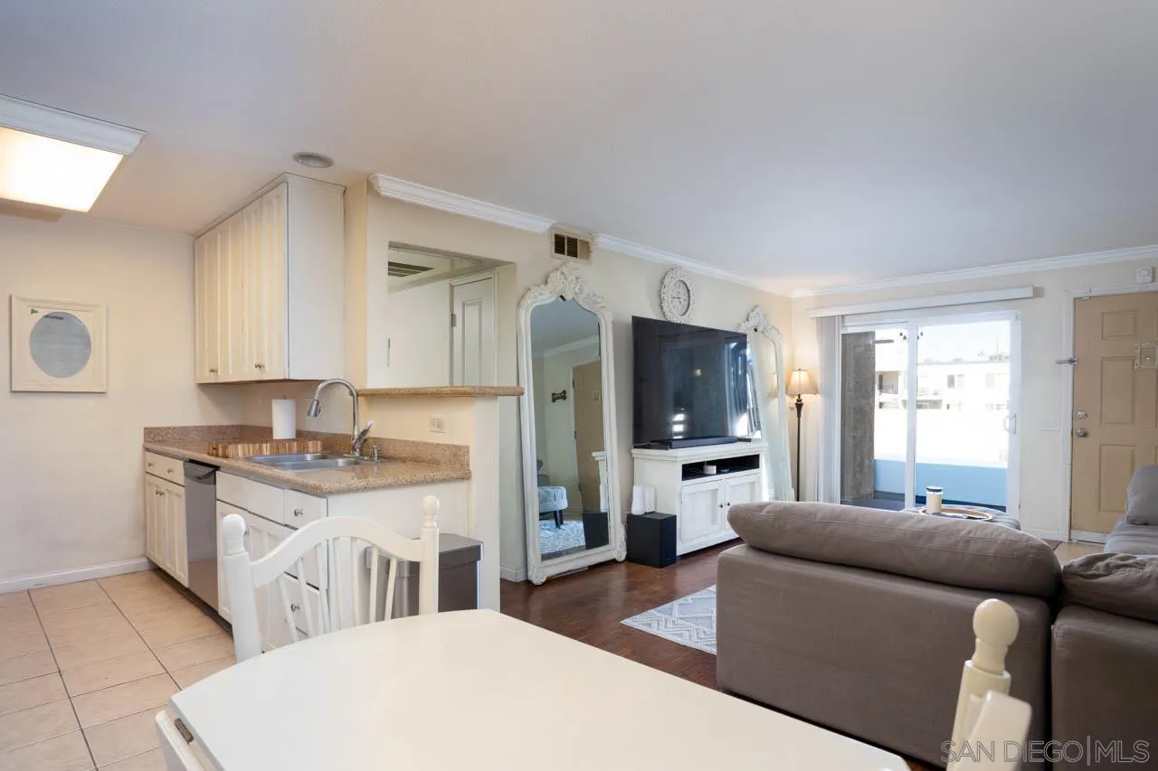 Photo #2: 2600399 Listing: Photo #2