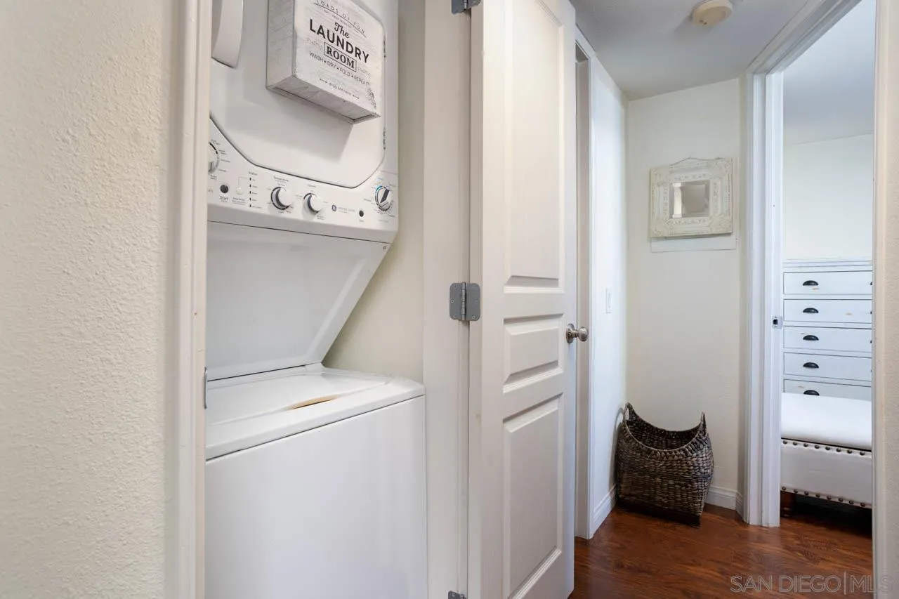 Photo #17: 2600399 Listing: Photo #17