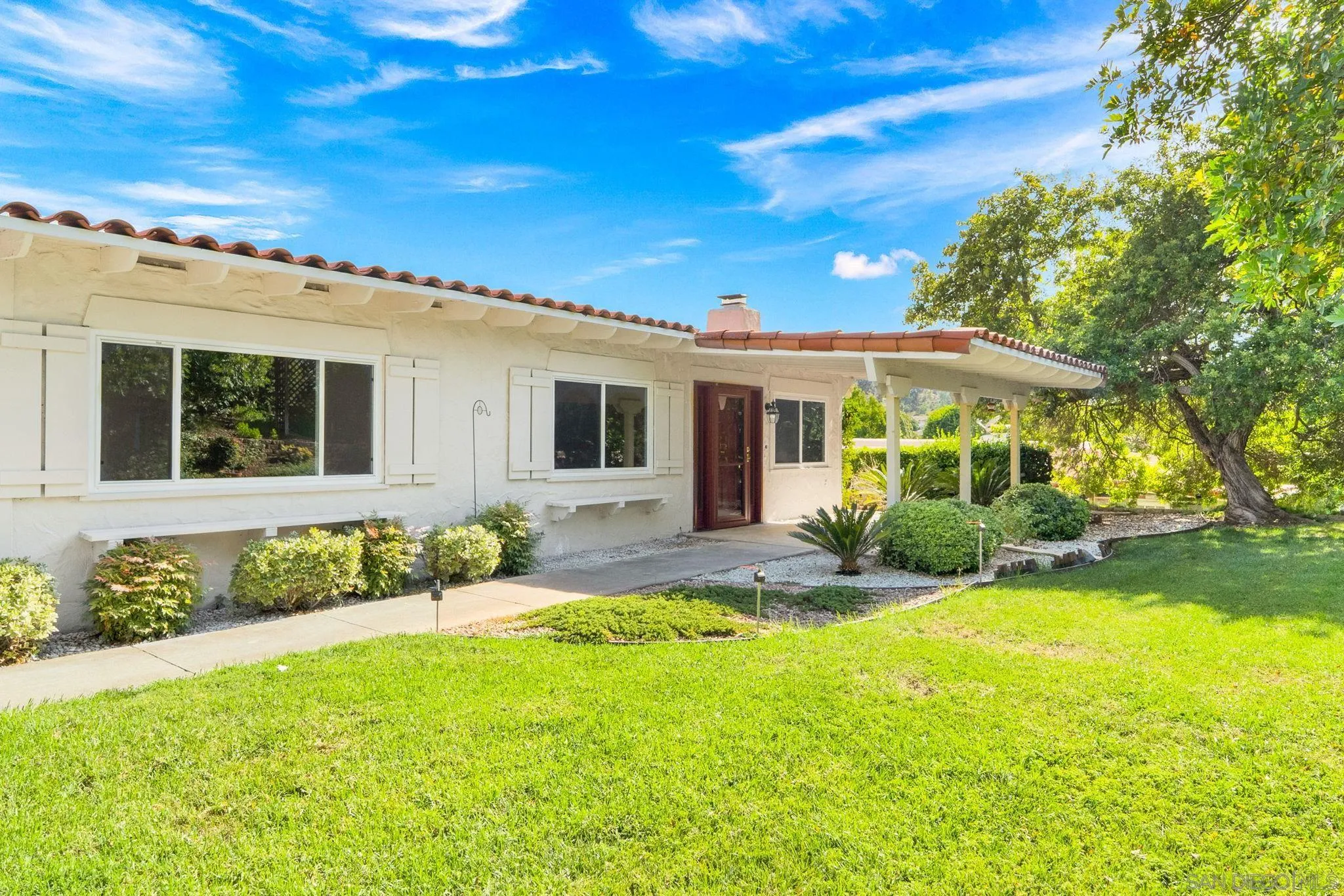 Photo #3: 2600400 Listing: Photo #3