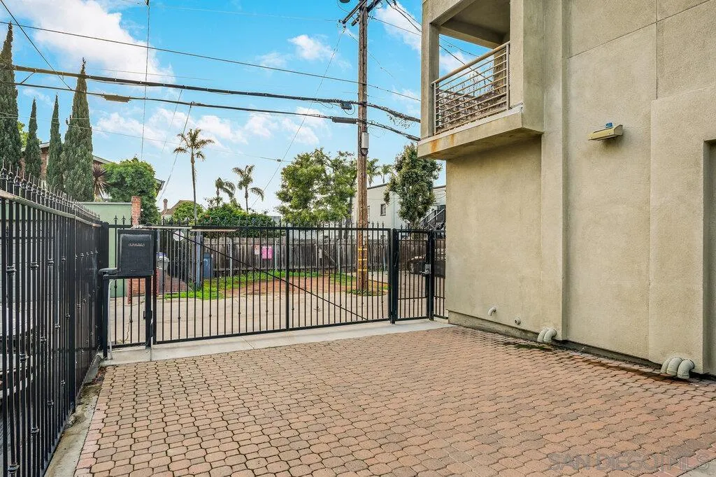 3574 4th Ave. (-80), San Diego, CA, 92103